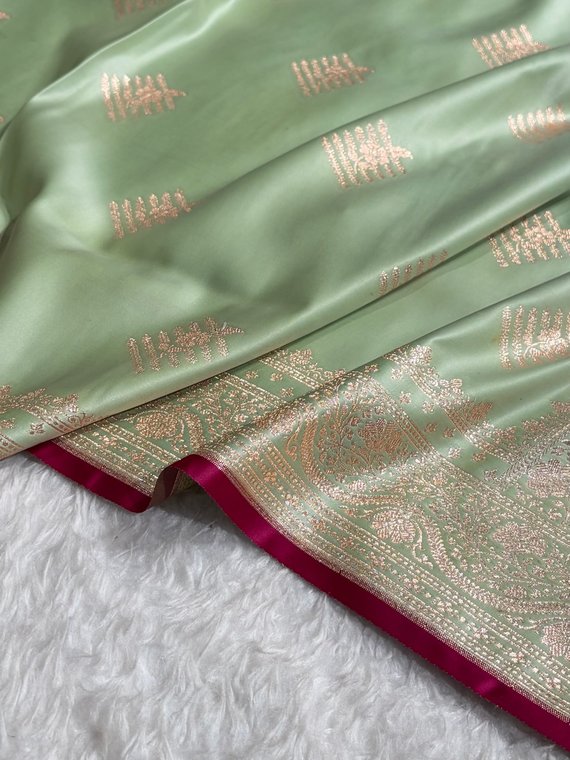 Light Lista Banarasi Boota Katan Silk Saree
