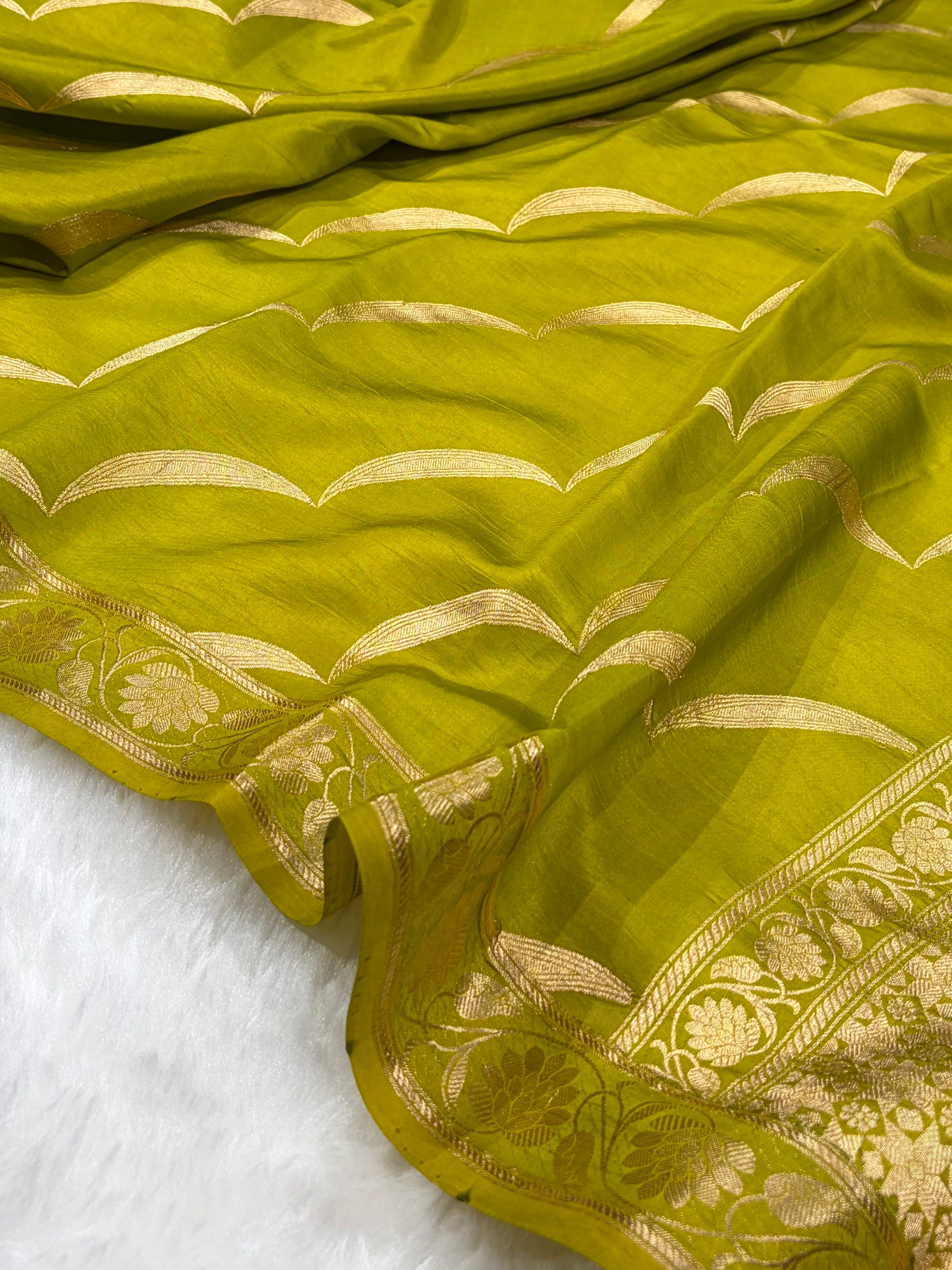 Green Shades Handwoven Pure Paper Silk RM-42