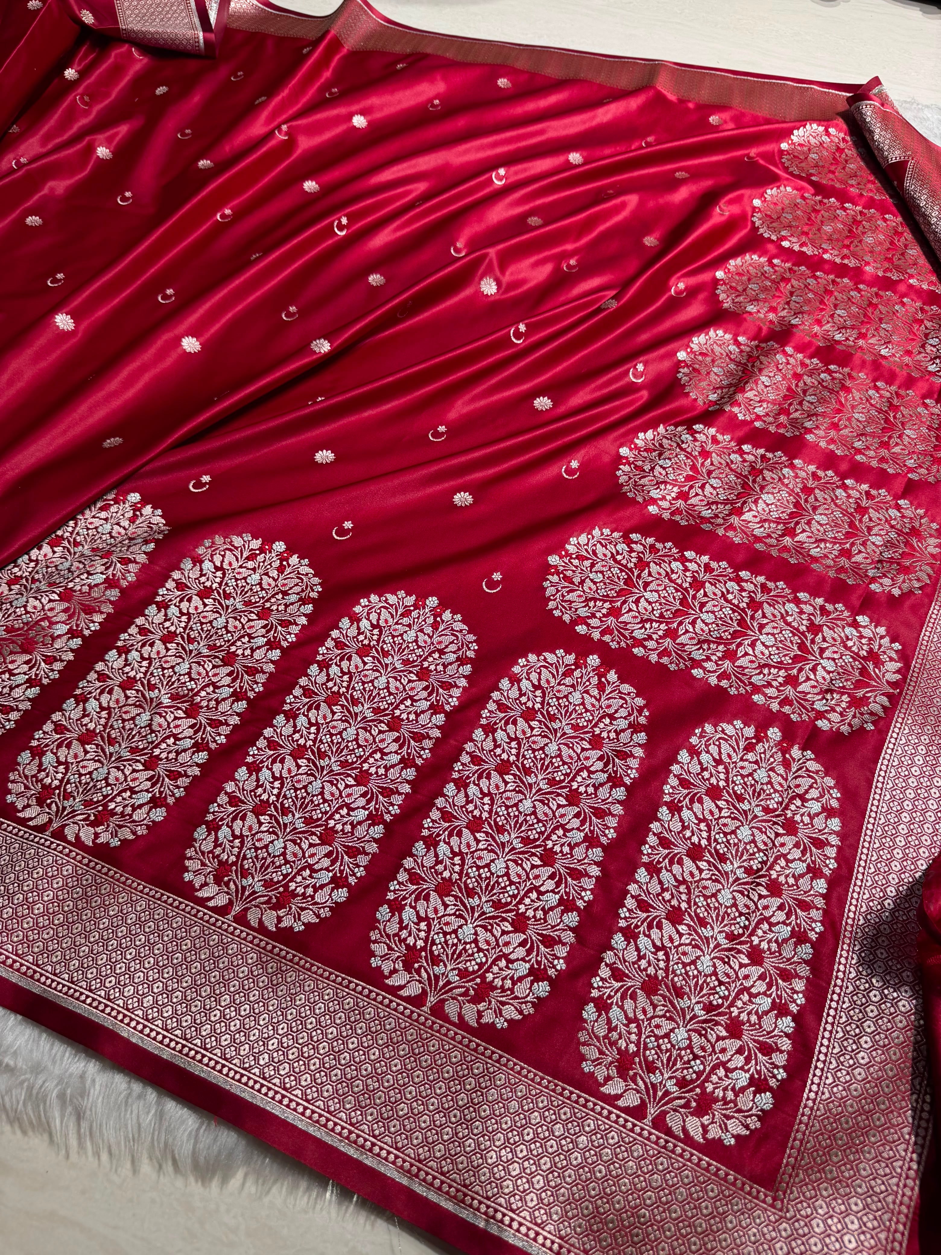 Maroon Shades Banarasi With Floral Minakari Pattern Mashru Silk Saree MSM-131