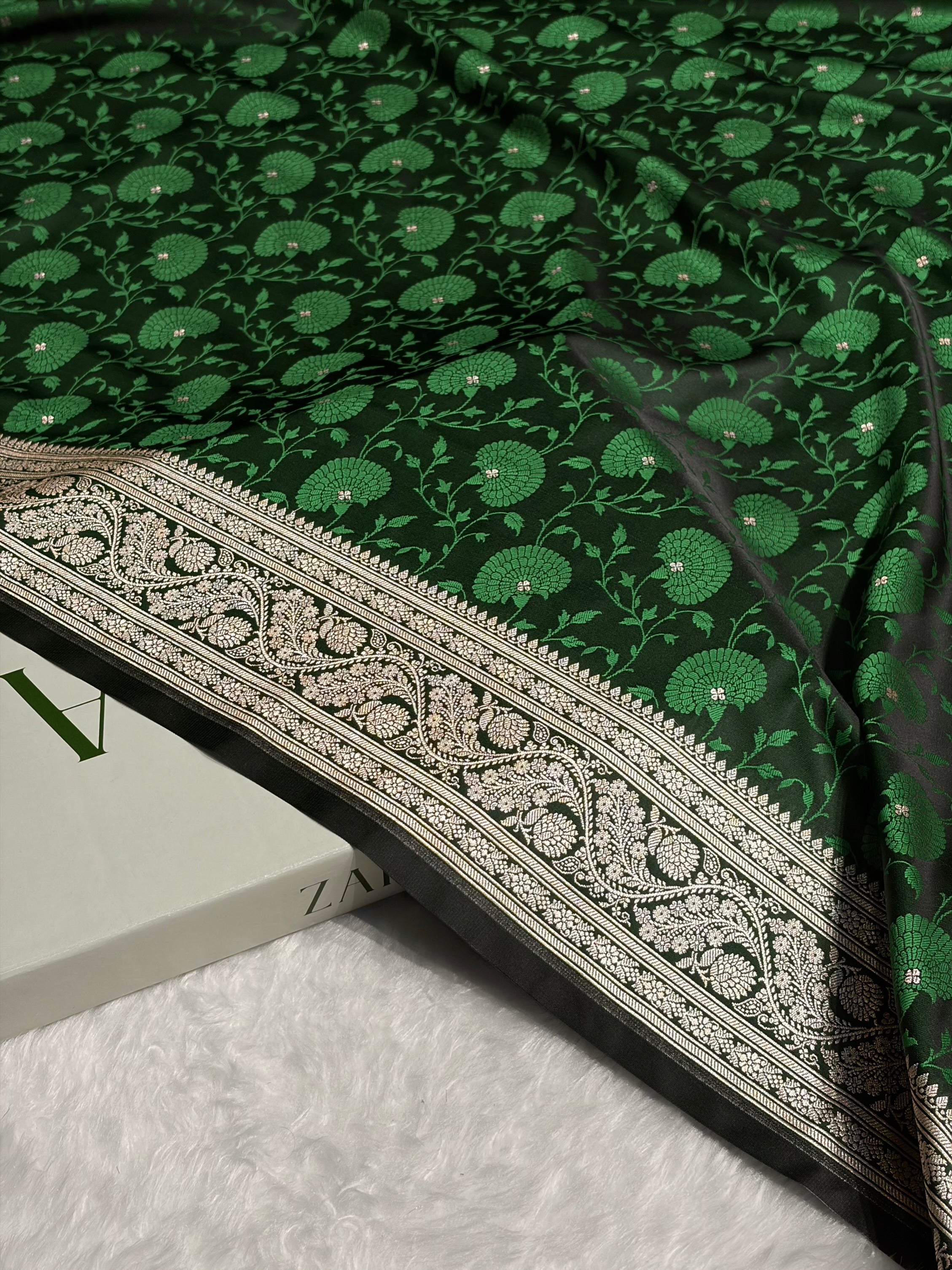 Bottle Green Shades Tanchoi Motif Mashru Silk Saree MST-11