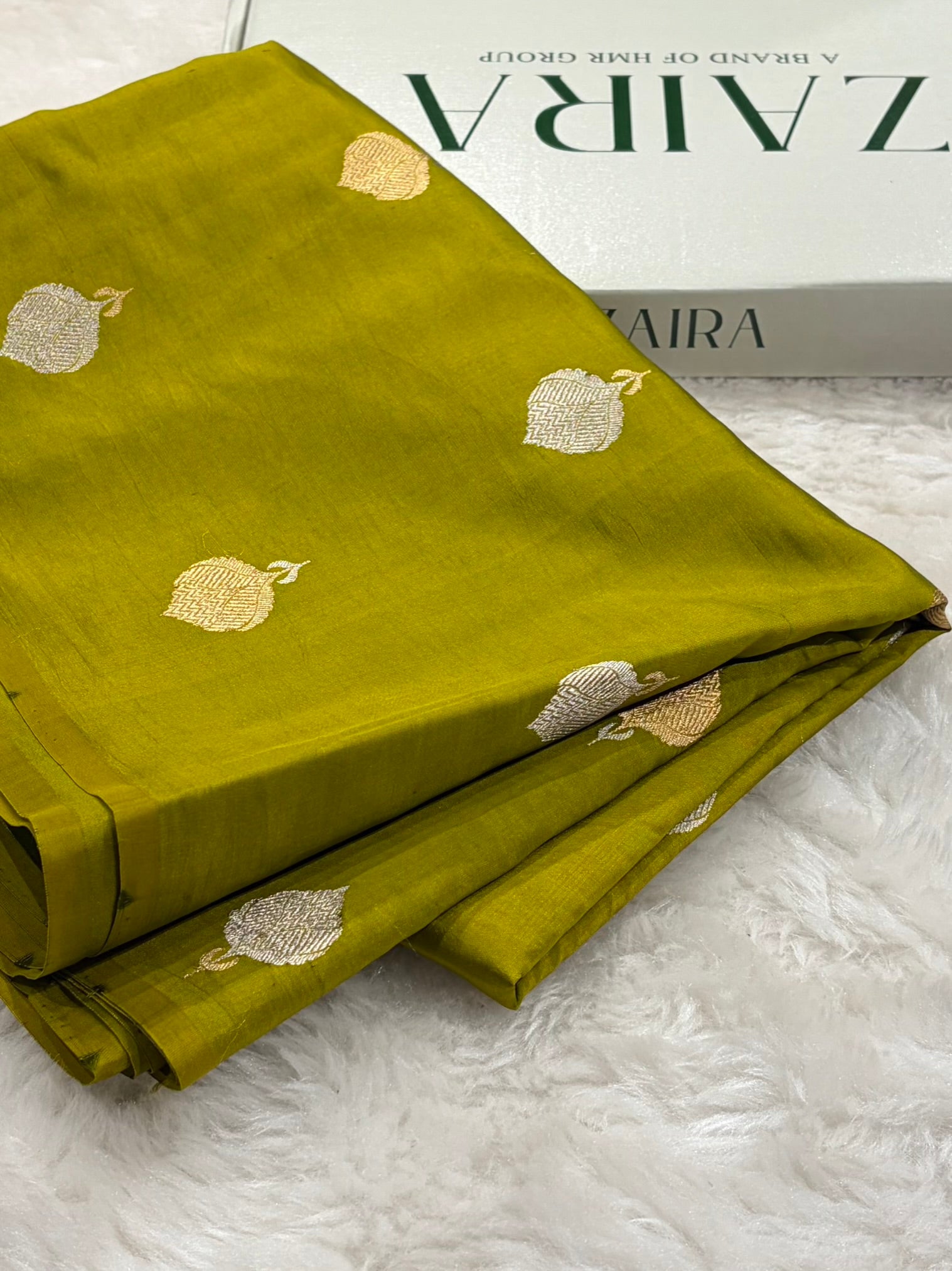 Banarasi Green Shades Boota Handwoven Pure Paper Silk RM-10