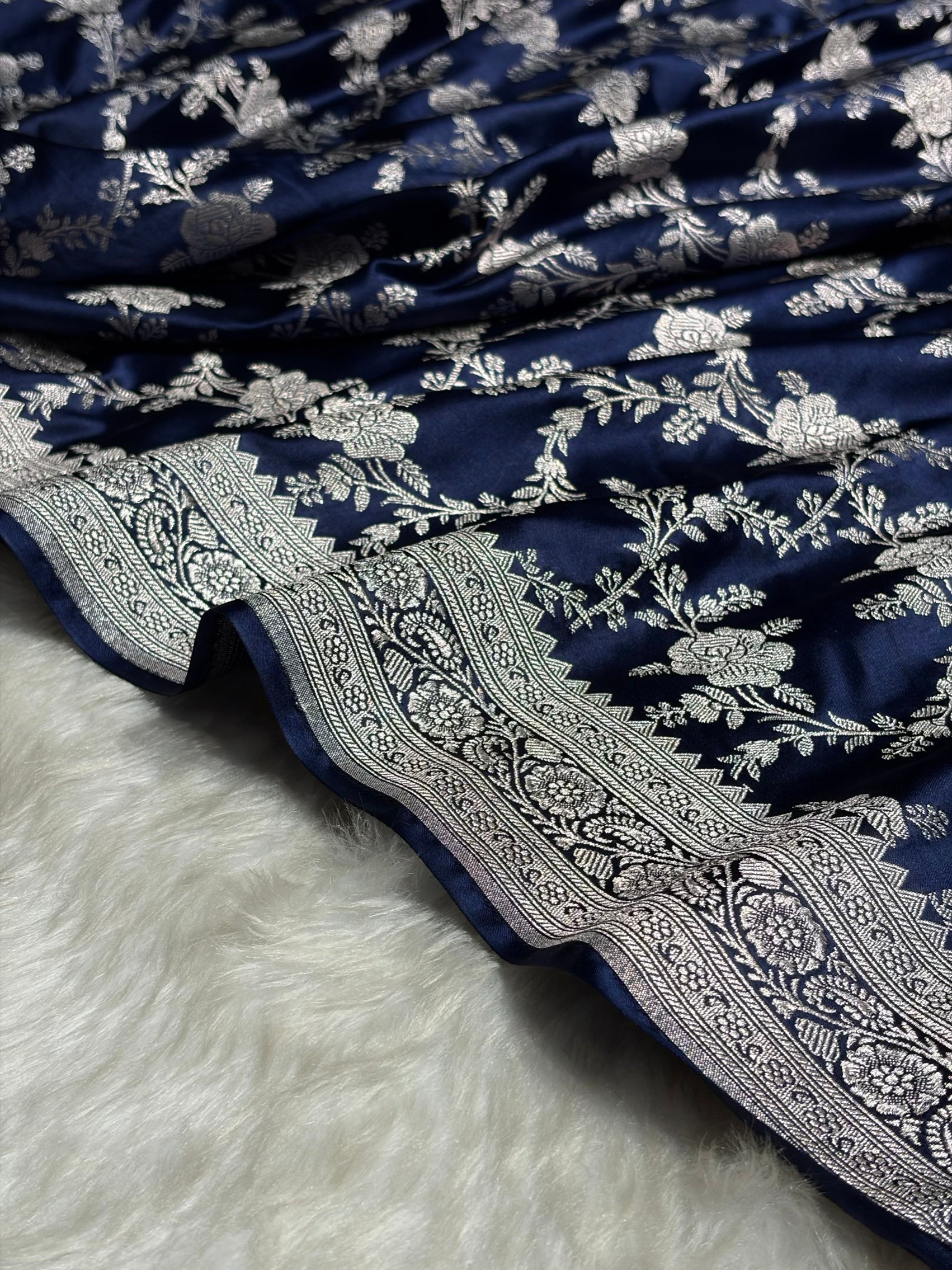 Navy Blue Floral Jaal Mashru Silk Saree MS28