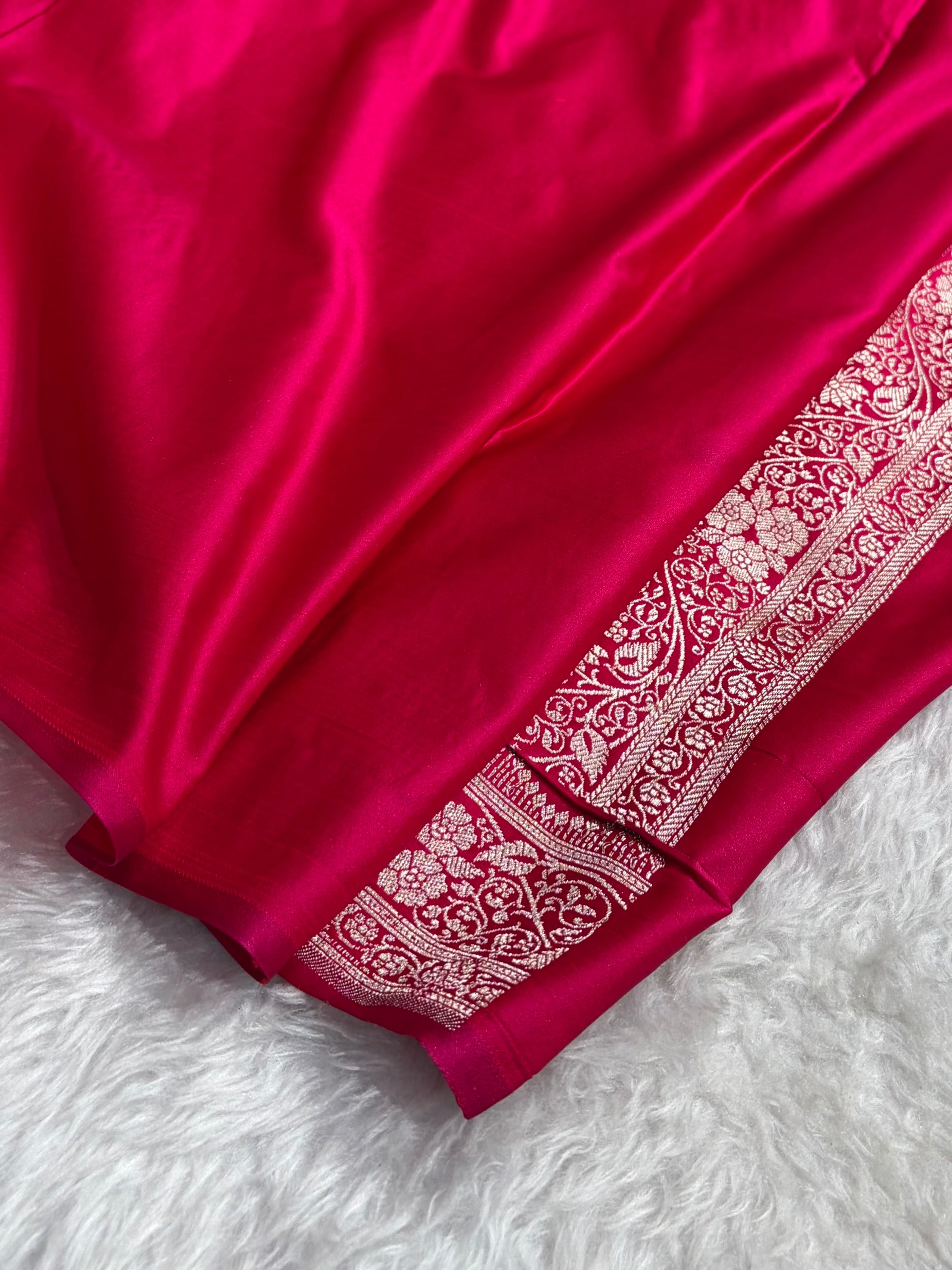 Cross Red Shades Banarasi Boota Pattern Floral Mashru Silk Saree MSM-111