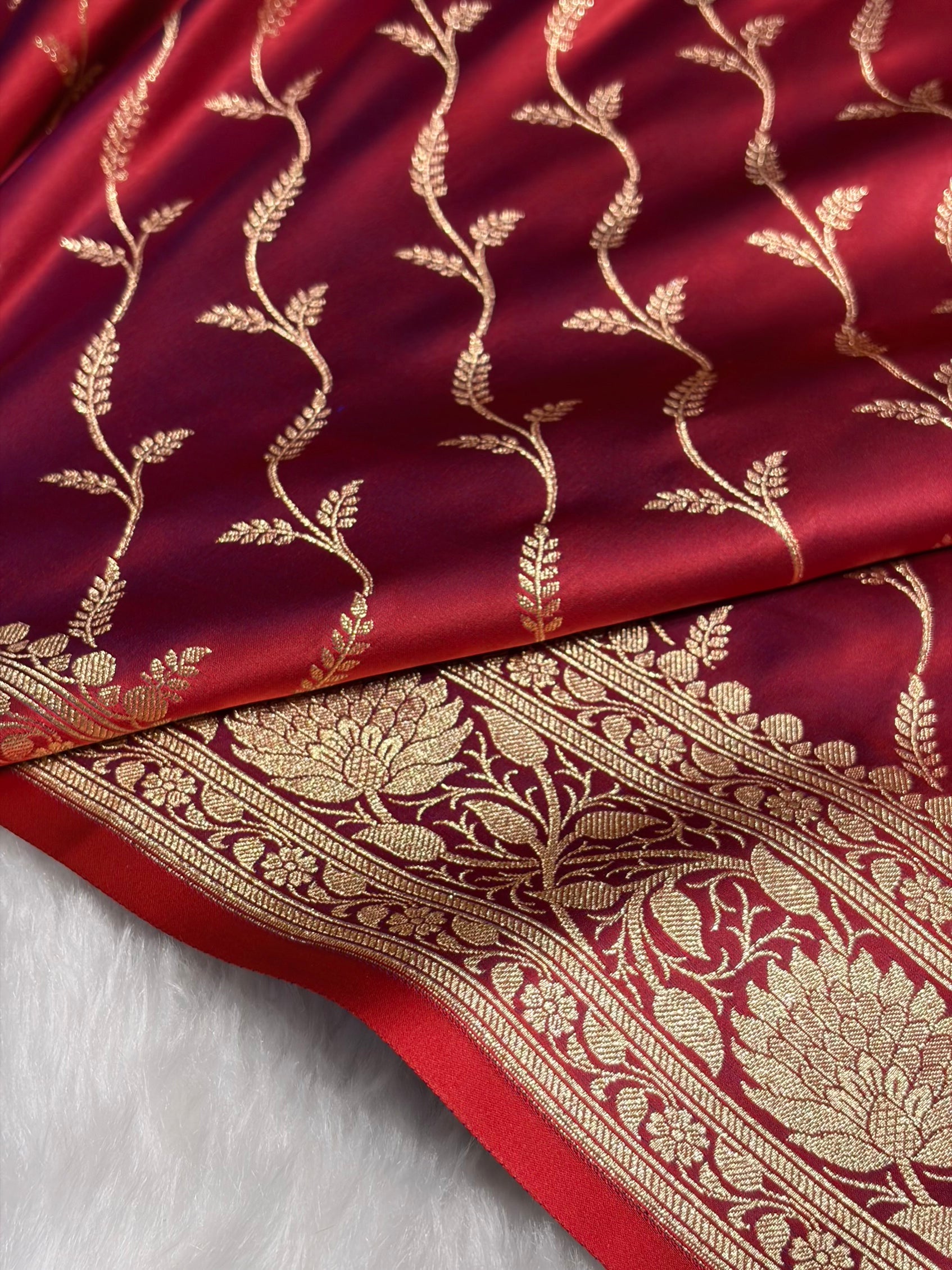 Reddish Magenta Pattern Satin Katan Silk saree SK37
