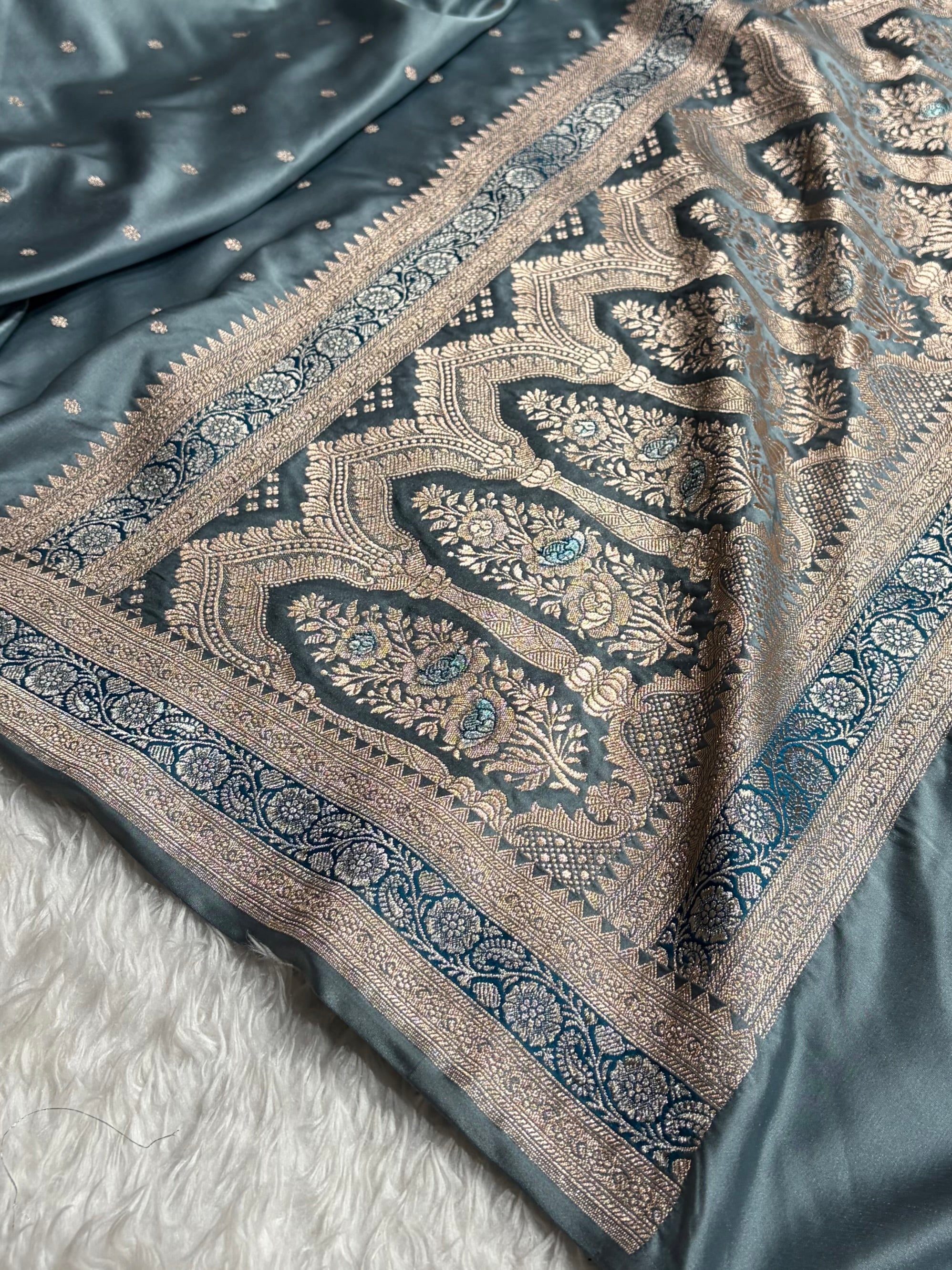 Banarasi Grey Shades Booti Mashru Silk Saree MS26