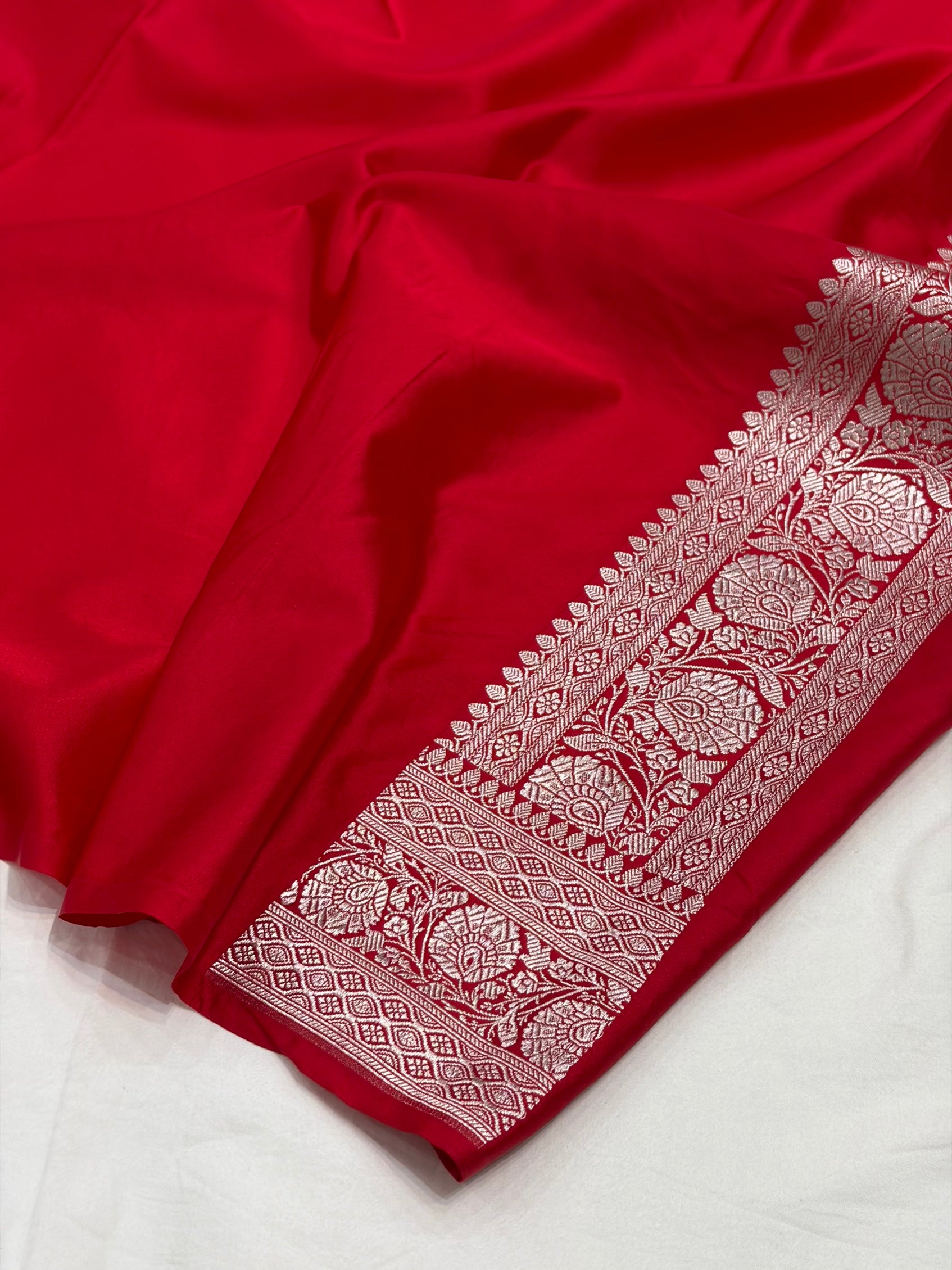 Red Shade With Booti Pattern Mashru Silk Saree