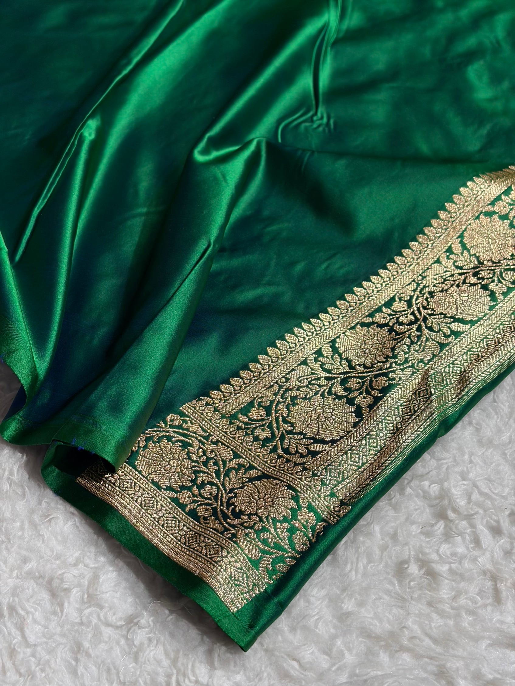 Banarasi Satin Katan Saree With Boota in Cross Green Shades SK109
