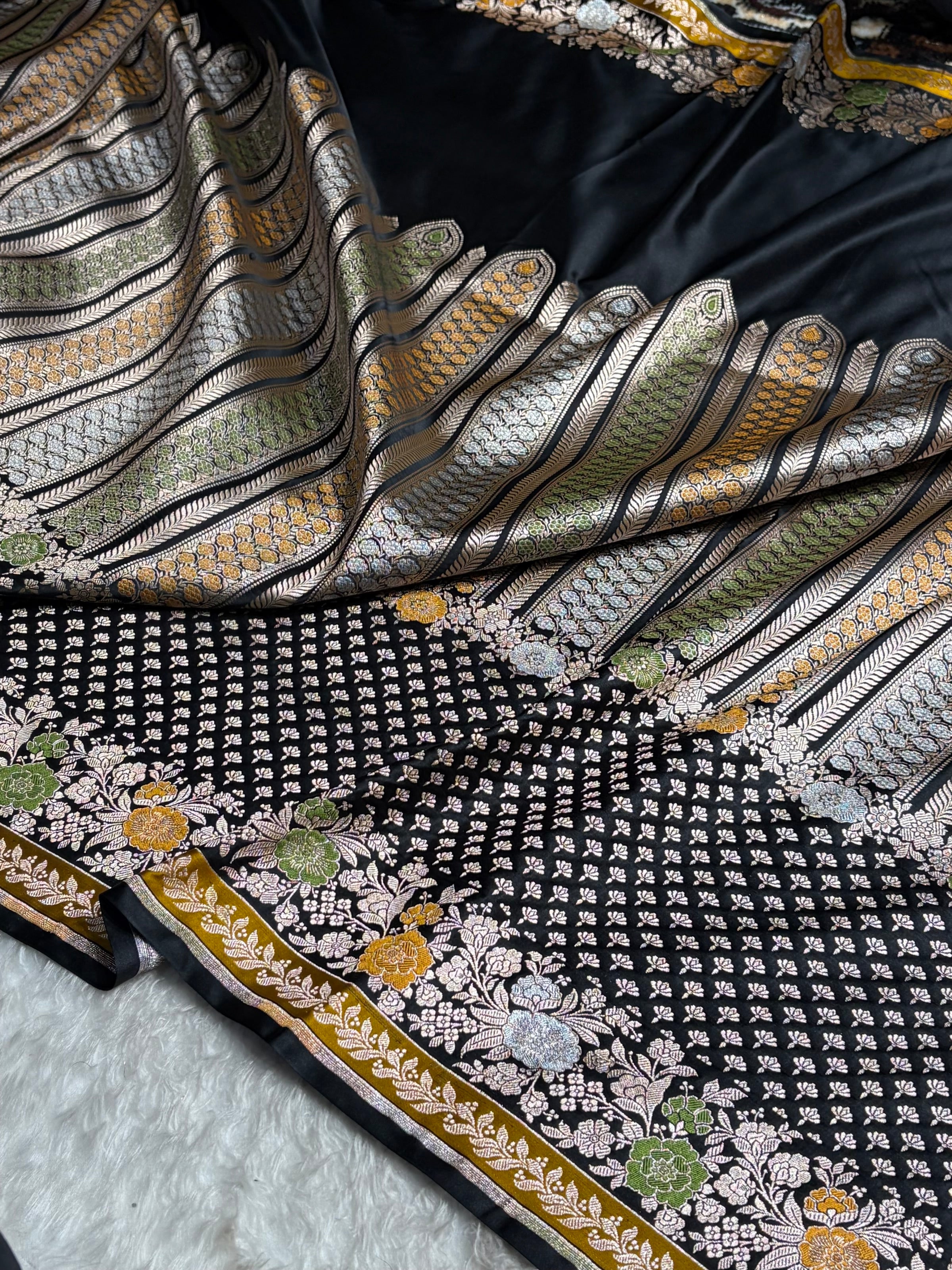 Banarasi Black Shades Floral Minakari Skirt Border Mashru Silk Saree MSM-83