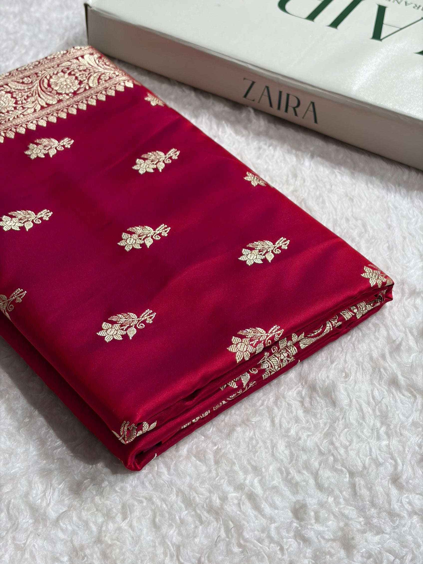 Magentic Red Shades Banarasi Boota Pattern Floral Mashru Silk Saree MSM-120