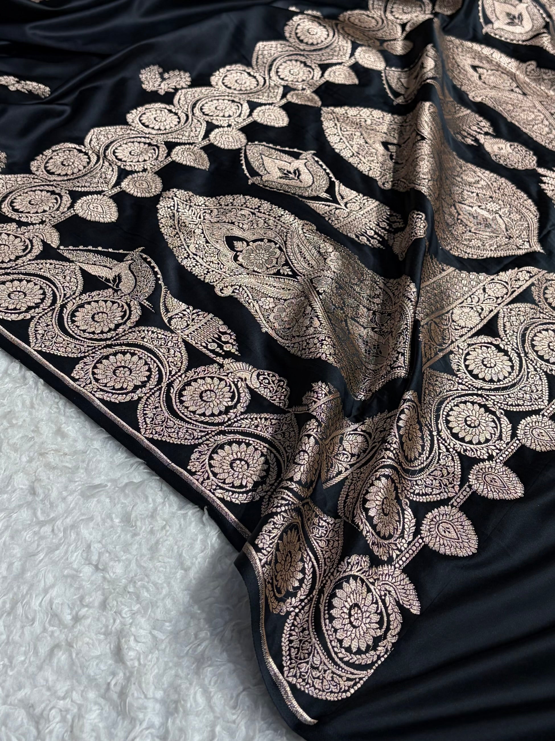 Black Shades Banarasi Boota Pattern Floral Mashru Silk Saree MSM-110