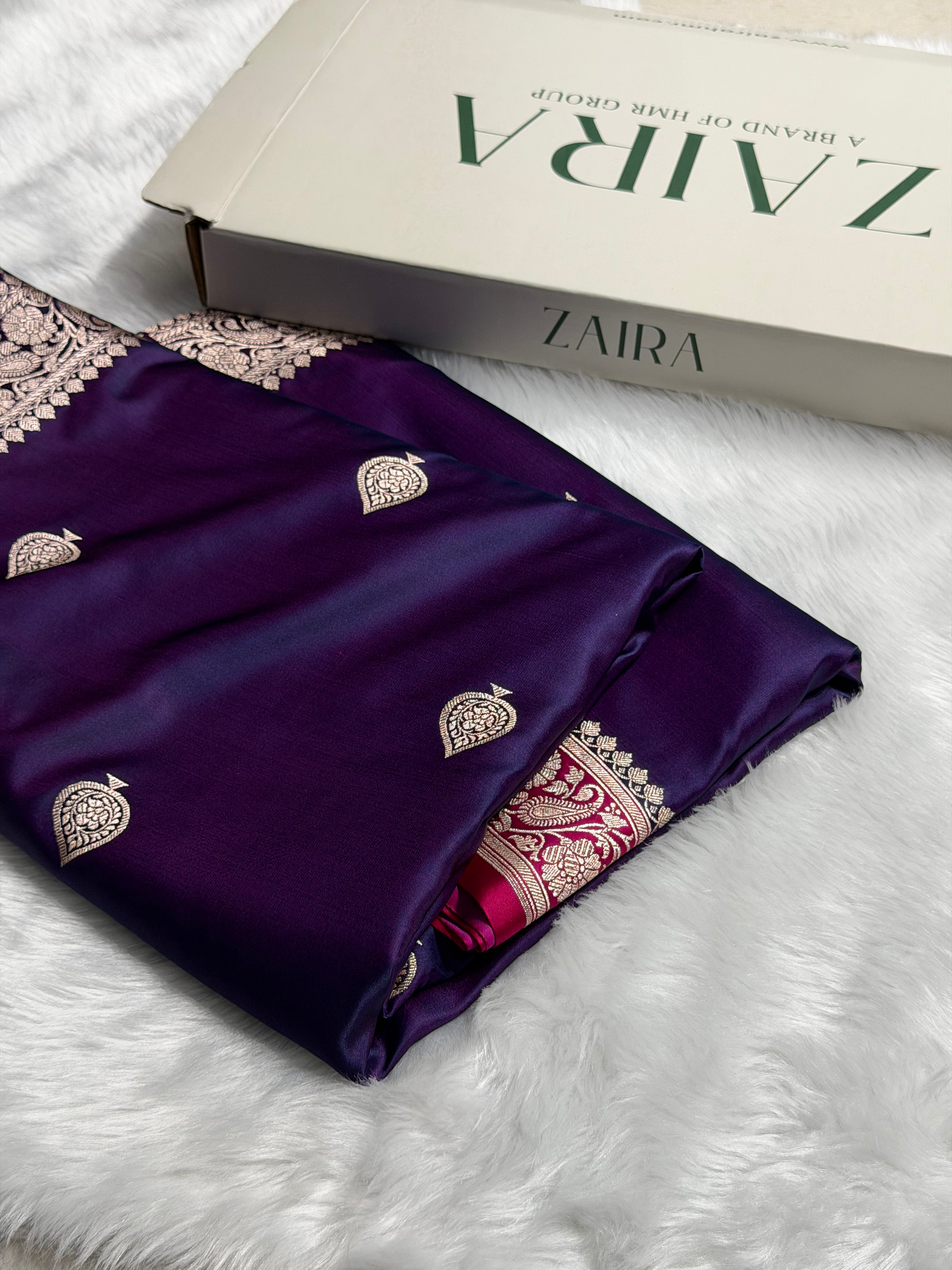 Contrast Banarasi Satin Katan Saree Booti Pattern in Purple / Rani Shades SK140