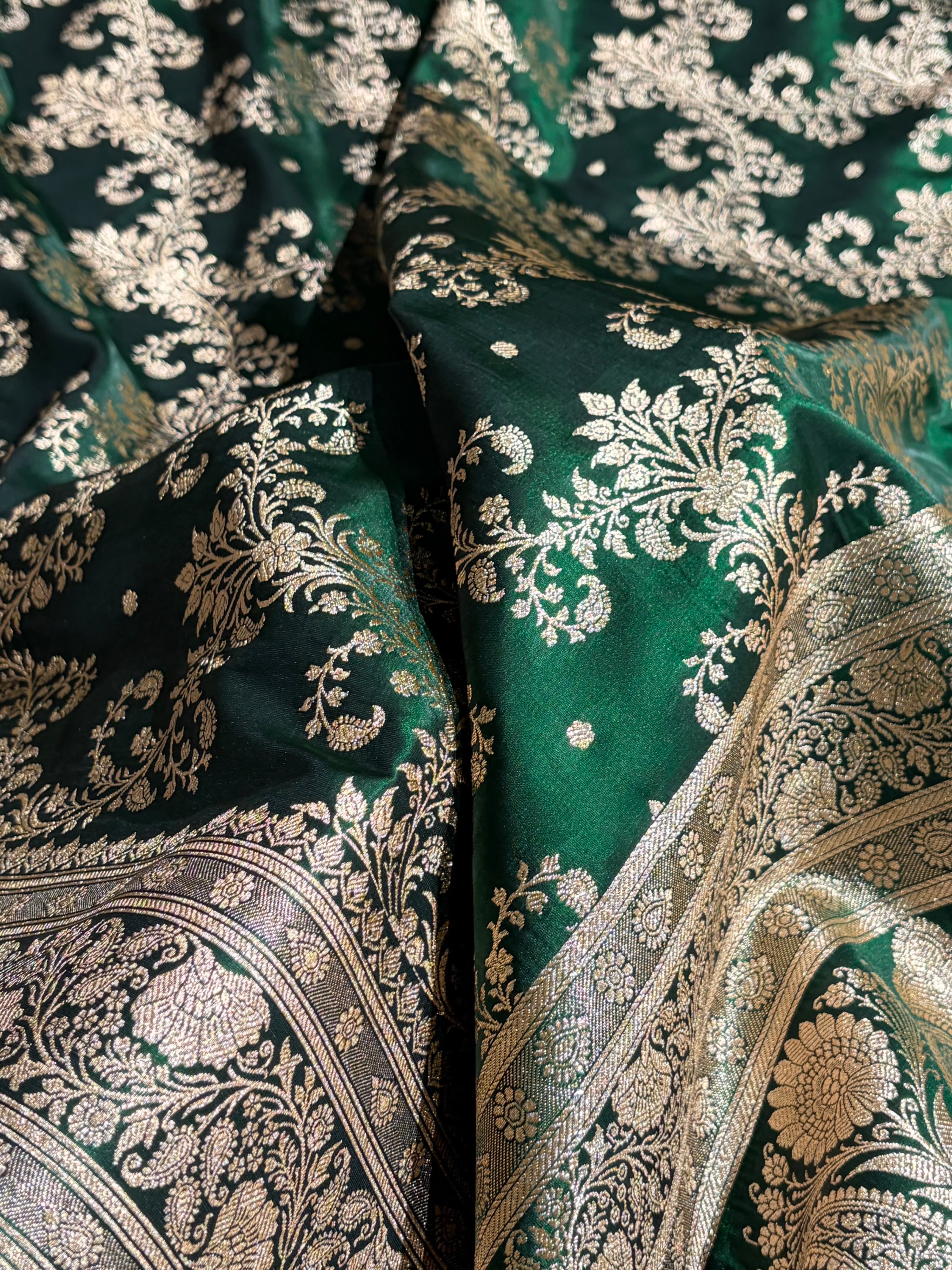 Bottle Green Shades Jaal Pattern Banarasi Satin Silk Saree SS49