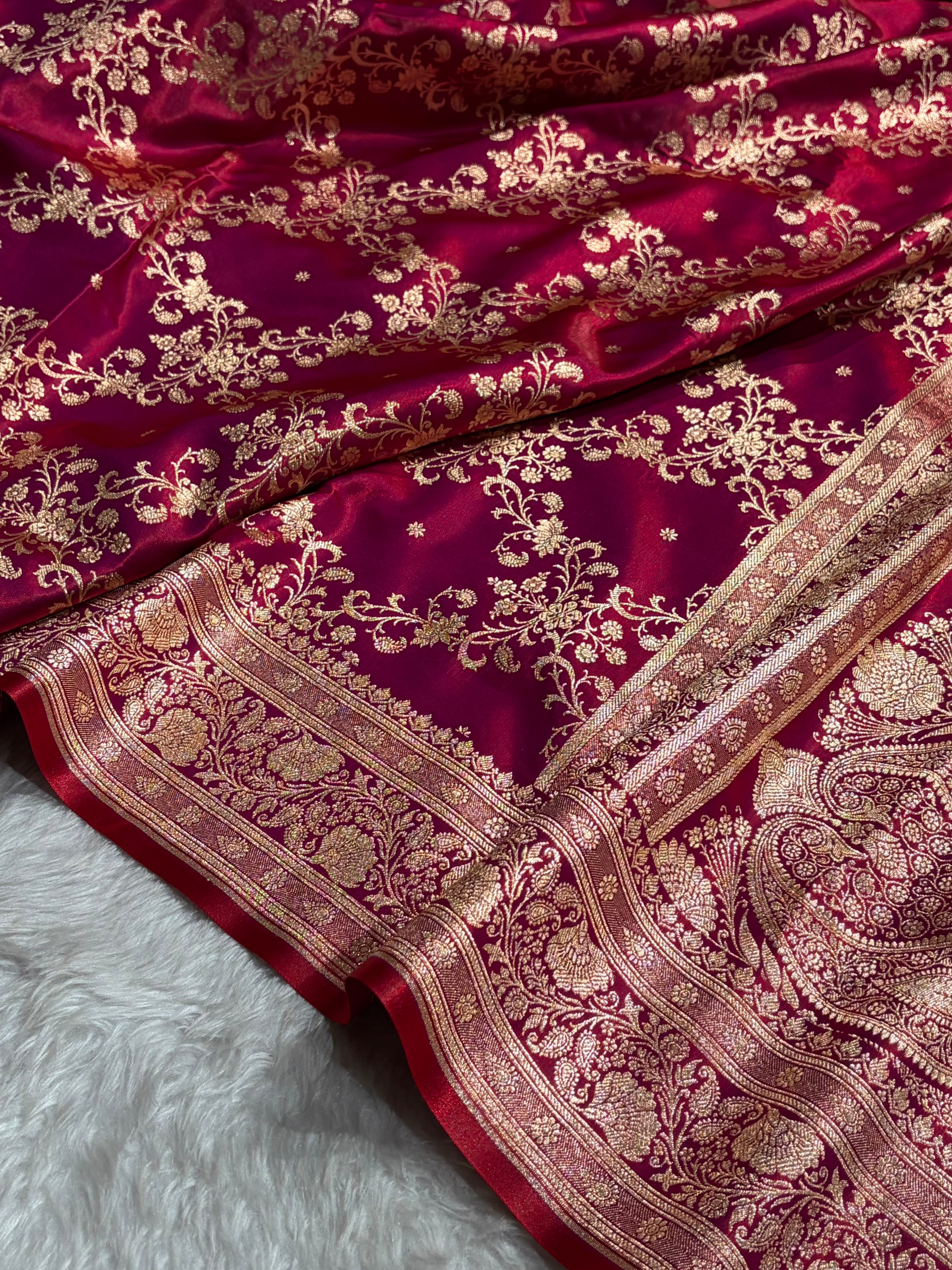 Reddish Magenta Shades Jaal Pattern Banarasi Satin Silk Saree SS48
