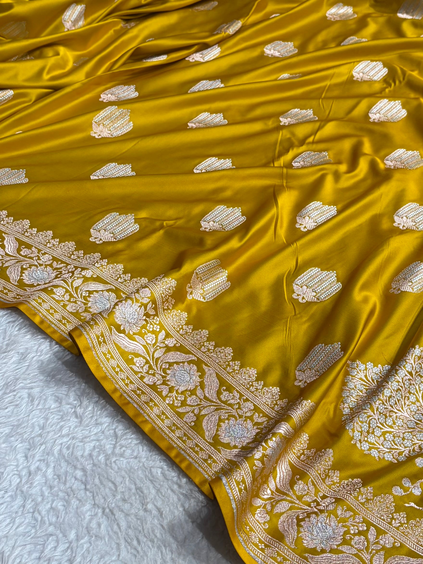Mustard Gold Shades Banarasi Boota Pattern Minakari Floral Mashru Silk Saree MSM-122