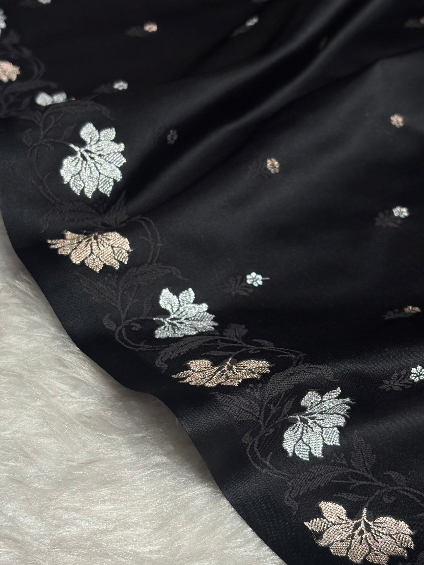 Black Floral Boota With Floral Border Mashru Silk Saree MSM 78
