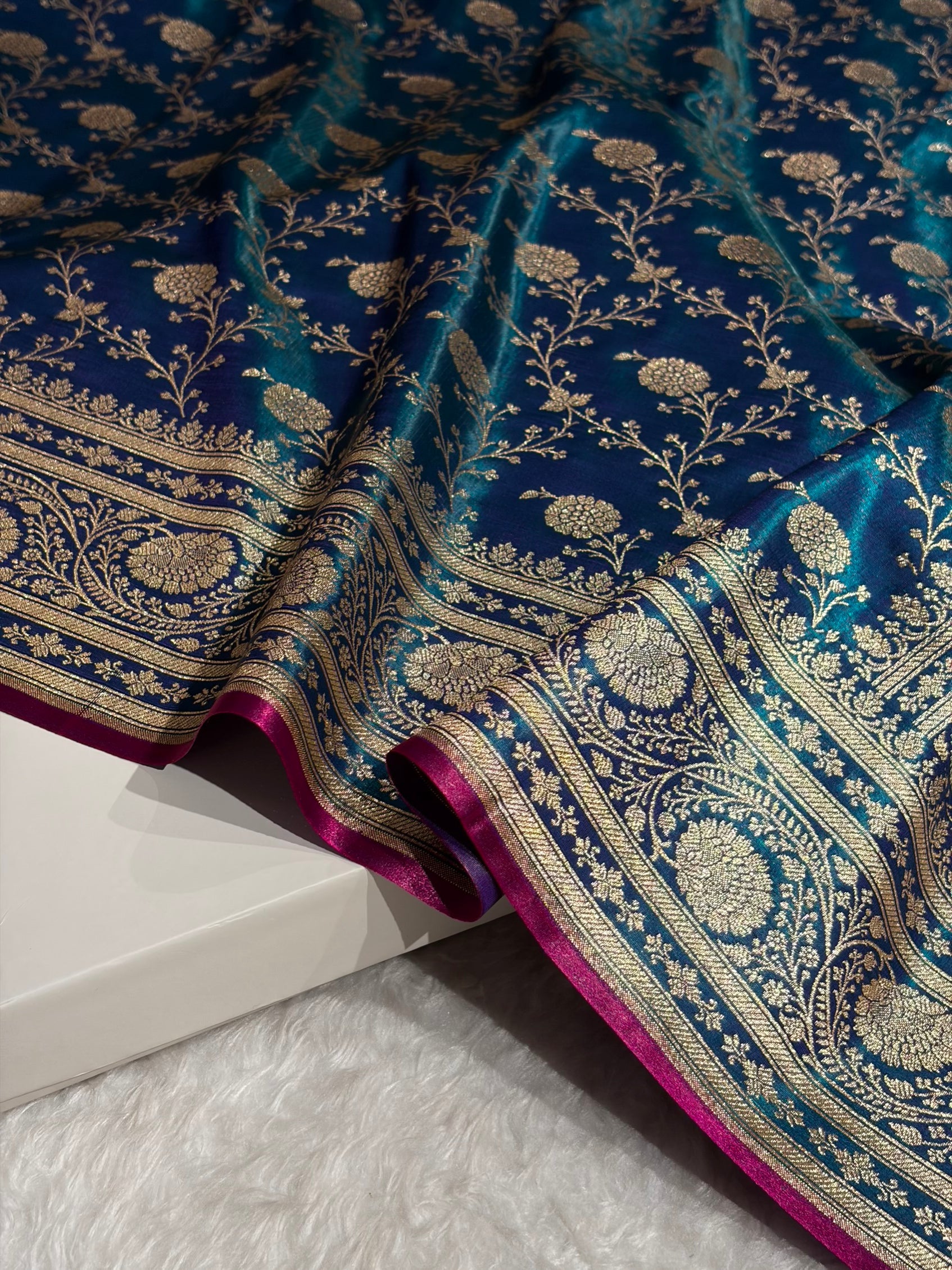 Peacock Shades Jaal Pattern Banarasi Satin Silk Saree SS55