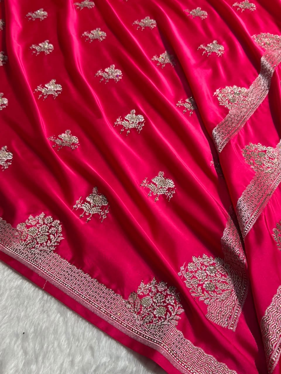 Bridal Banarasi Rani Shades Floral Mashru Silk Saree BMCS87