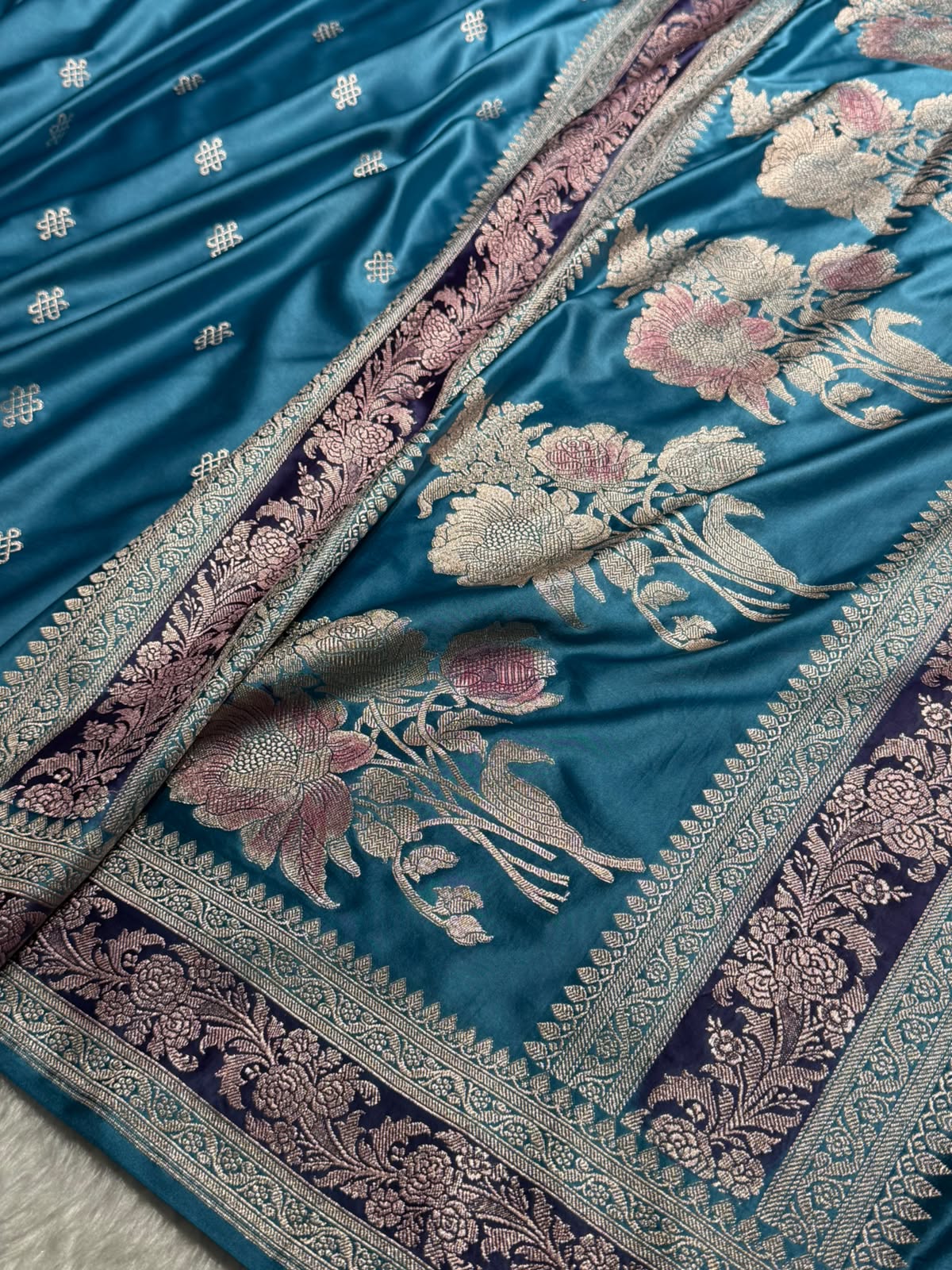 Banarasi Floral Booti Pattern in Dusty Blue Shades Floral Mashru Silk Saree MCS101