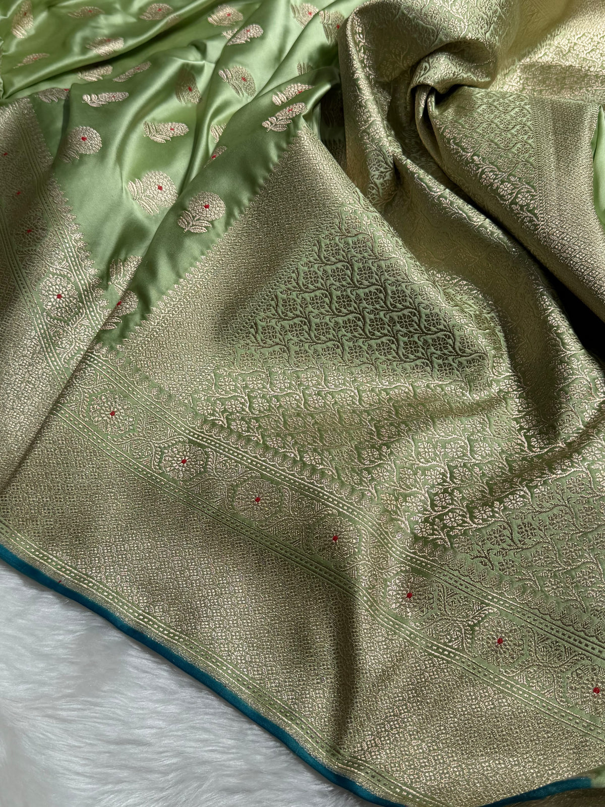Pista With Blue Edge Shade With Floral Boota MCS108