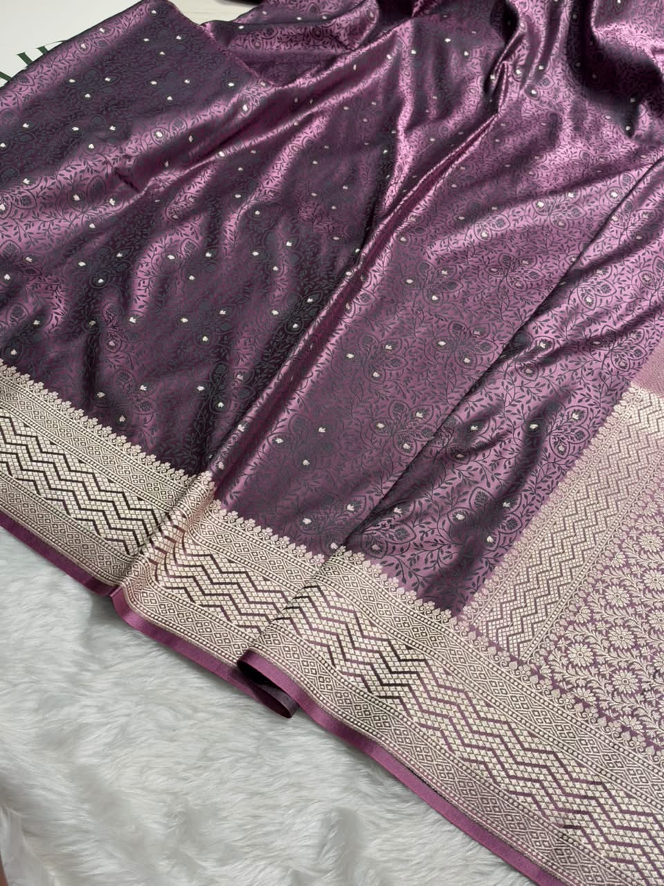 Dusty Lavendar Shades Jamawar Tanchoi Motif Mashru Silk Saree MST-17