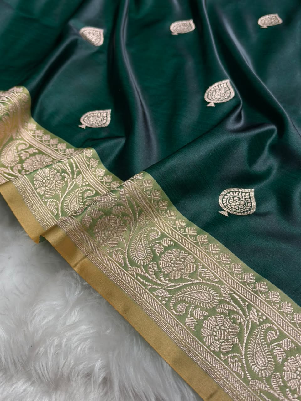 Contrast Dark Rama Green / Olive Green Shade Banarasi Booti Pattern Mashru Silk Saree MSM-140 (Copy)
