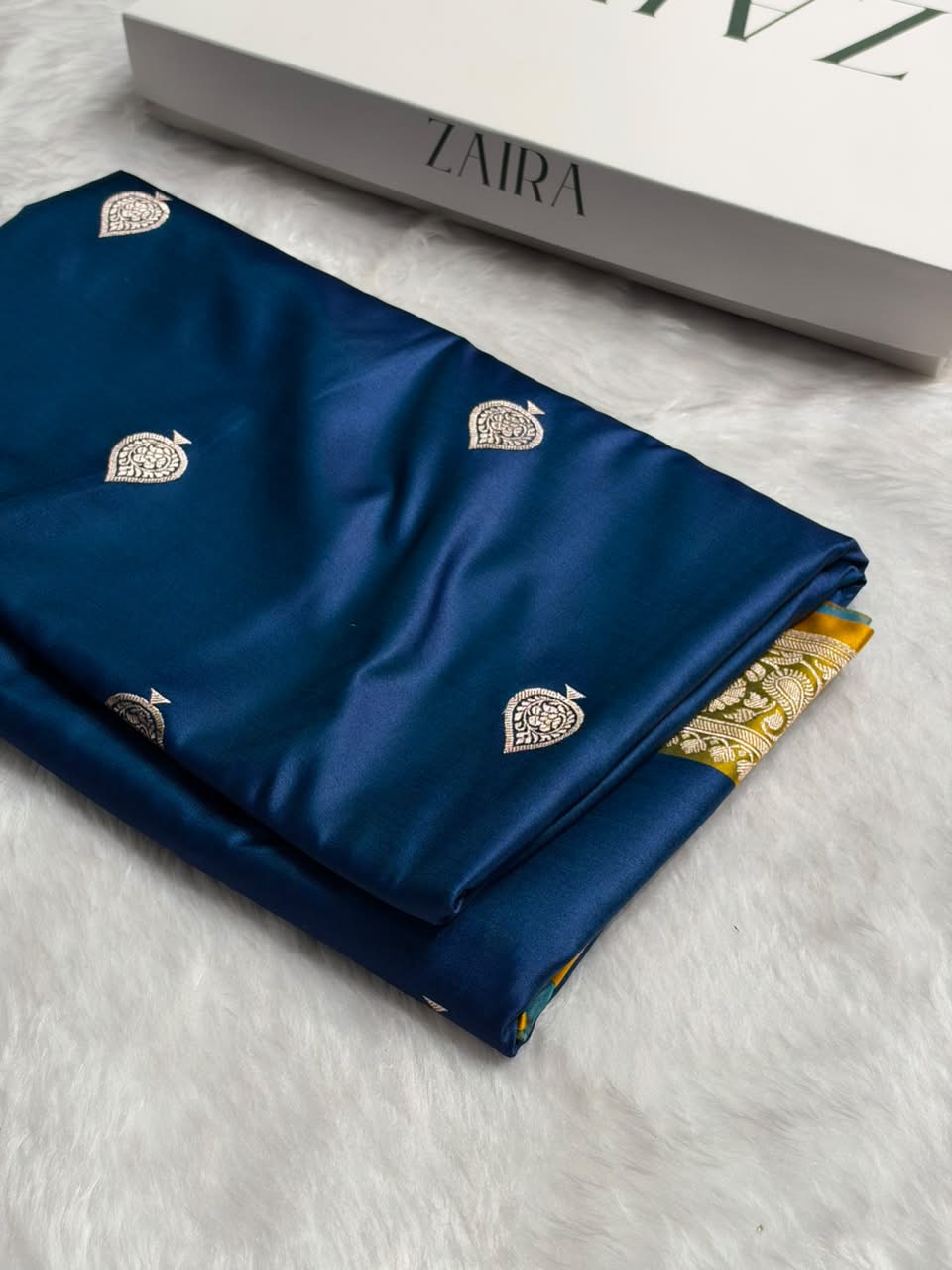Contrast Navy Blue / Mustard Yellow Shade Banarasi Booti Pattern Mashru Silk Saree MSM-140