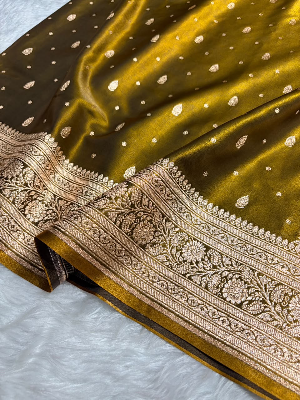 Banarasi Mahendi Shades Booti Pattern Banarasi Satin Silk Saree SS64