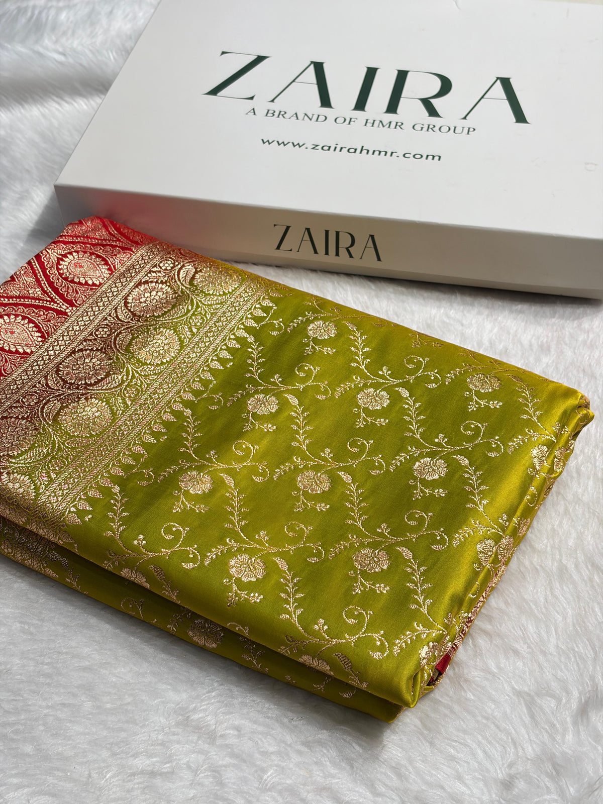 Banarasi Satin Katan Saree in Contrast Mahendi Green / Red Shades SK158