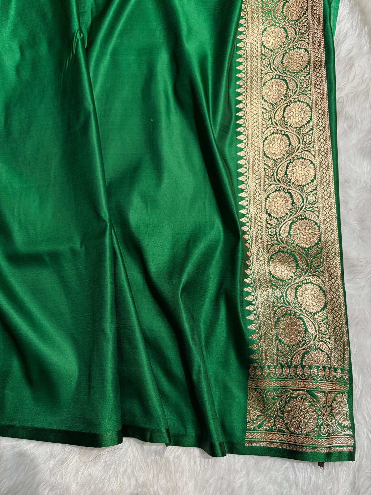 Banarasi Satin Katan Saree in Contrast Wine / Green Shades SK158