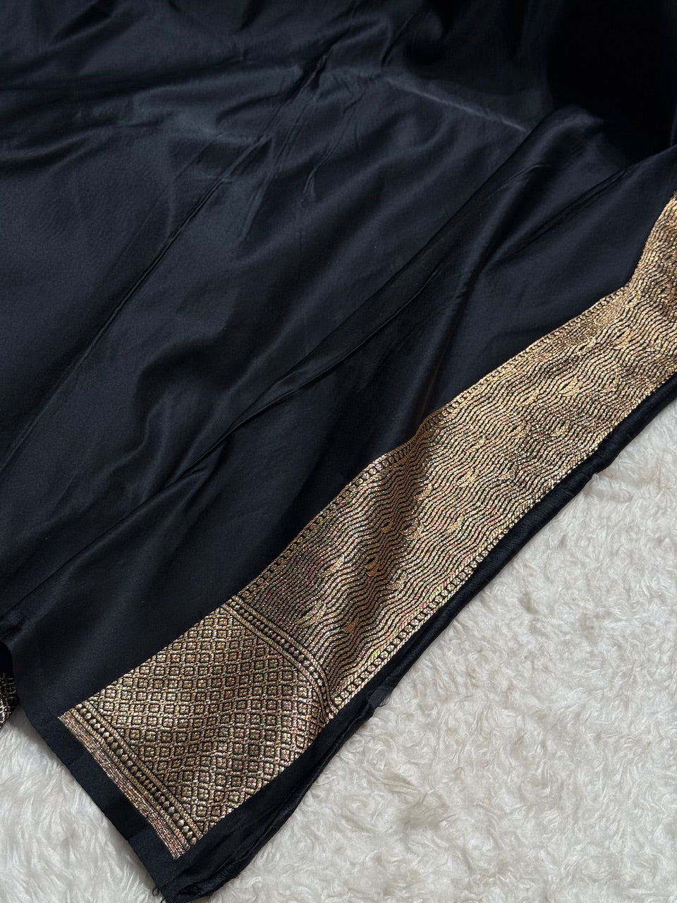 Black Banarasi Ghat Pattern Satin Katan Silk saree SK33