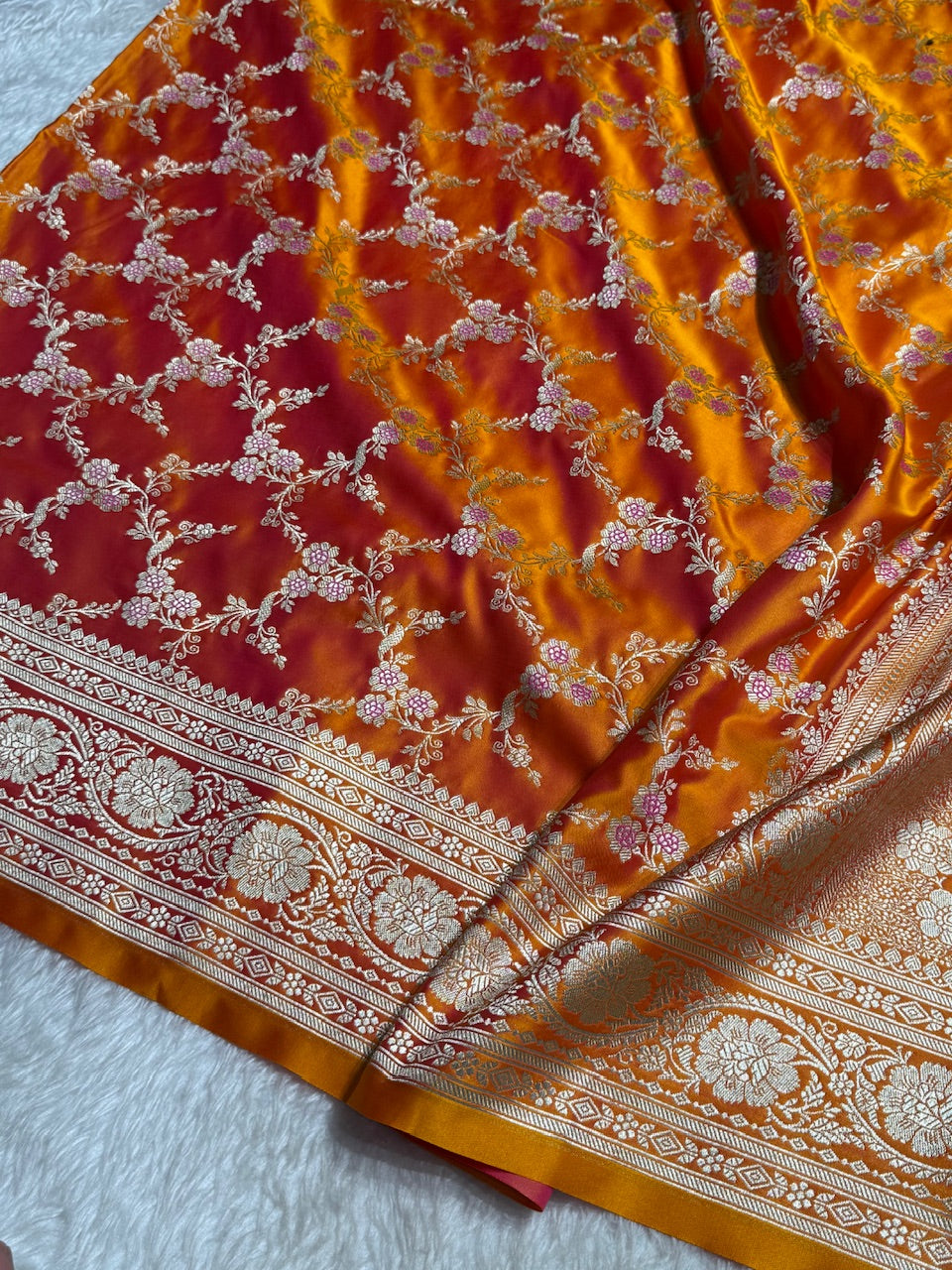 Gold Jaal Pattern Mashru Silk Saree