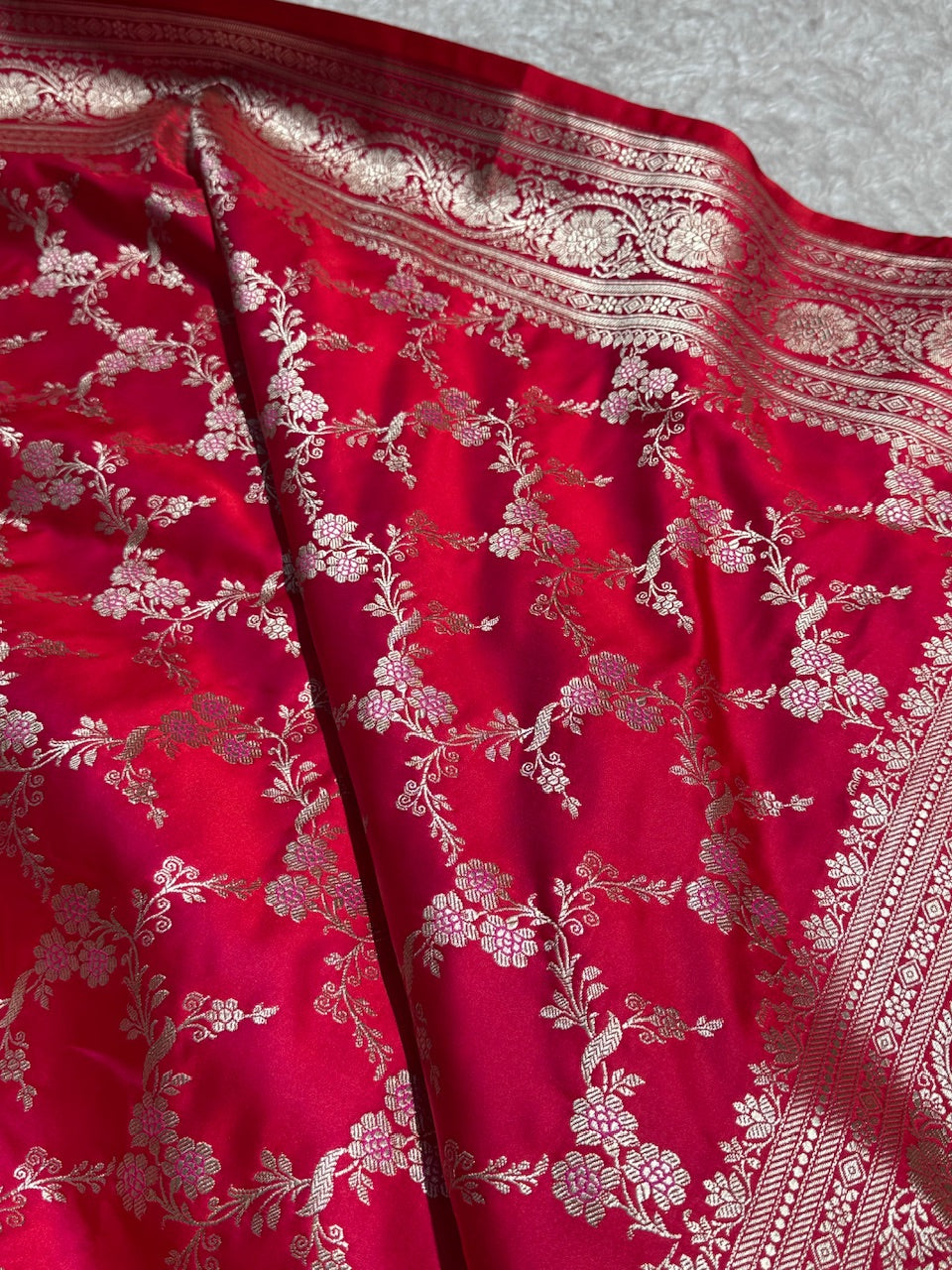 Rani Jaal Pattern Mashru Silk Saree