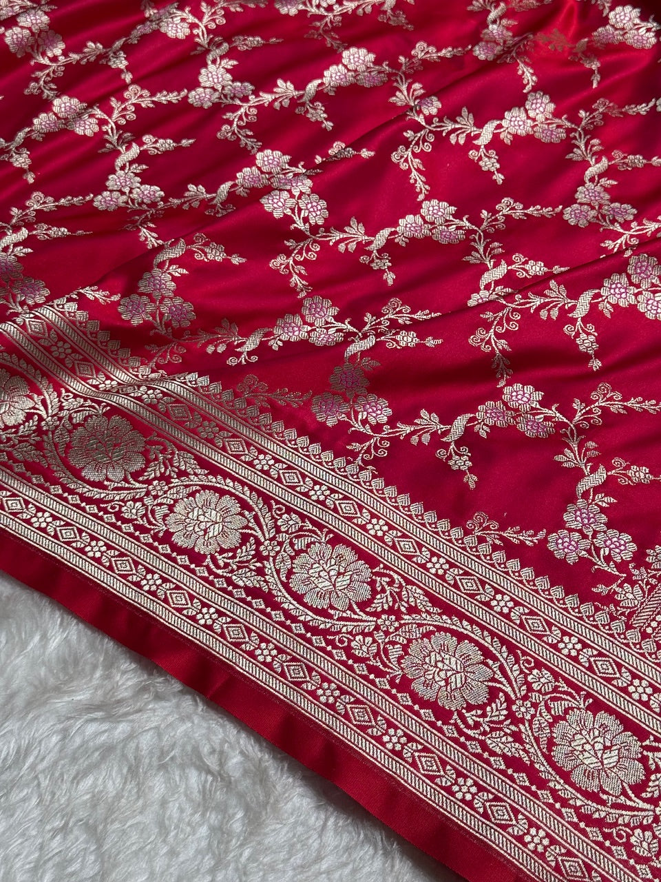 Rani Jaal Pattern Mashru Silk Saree