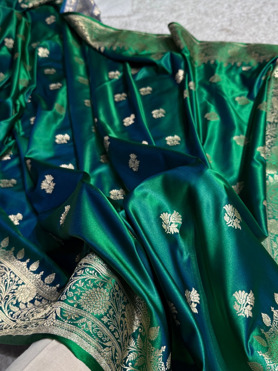 Dual Tone Bottle Green Floral Boota Satin Katan Silk saree SK32