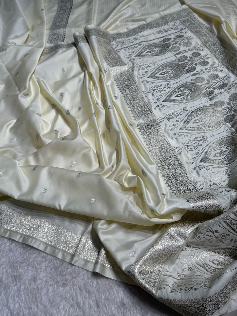 Off White Floral Booti Mashru Silk Saree