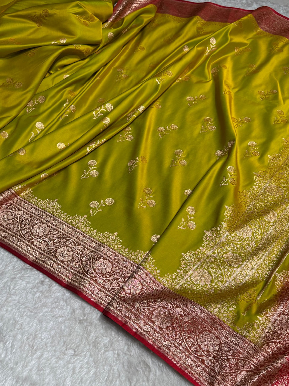 Mehandi with Red Floral Boota Pattern Satin Katan Silk saree SK41