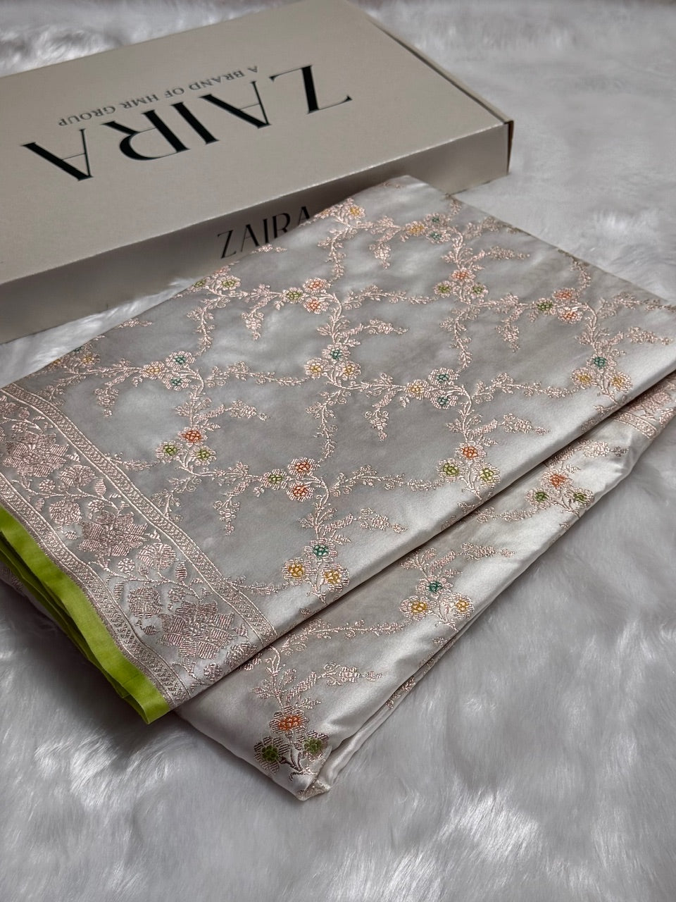 White Minakari with Pista Edge Jaal Pattern Mashru Silk Saree MS56