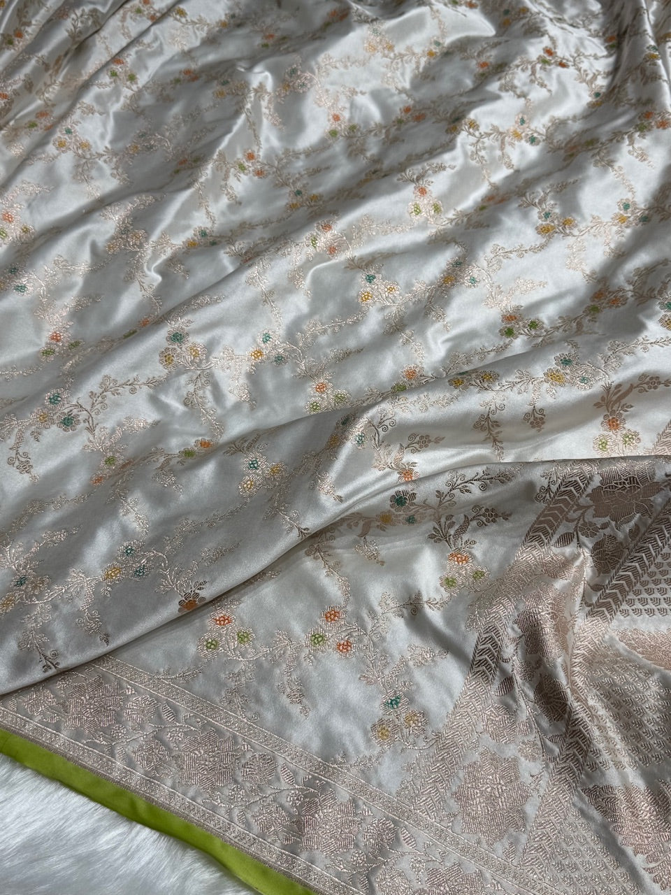 White Minakari with Pista Edge Jaal Pattern Mashru Silk Saree MS56