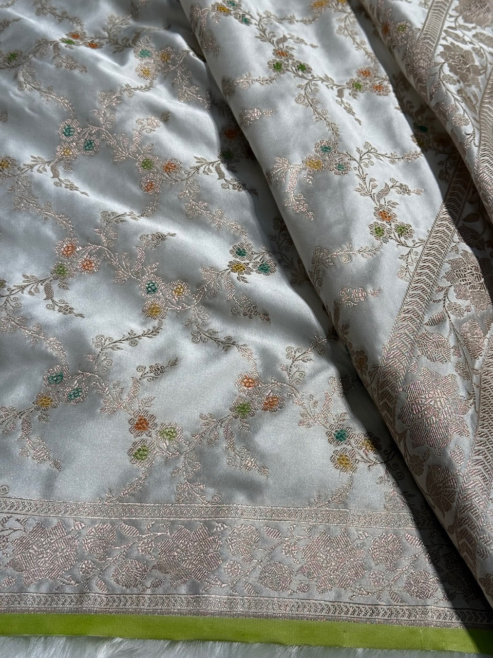White Minakari with Pista Edge Jaal Pattern Mashru Silk Saree MS56