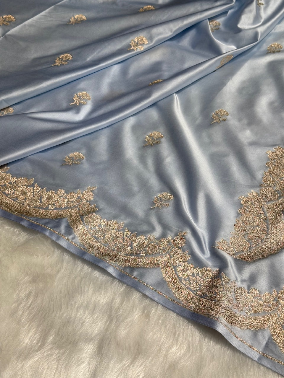 Scallop Powder Blue Booti Mashru Silk Saree