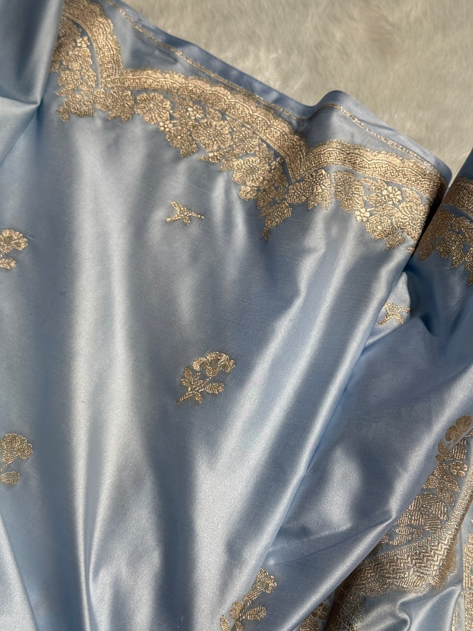 Scallop Powder Blue Booti Mashru Silk Saree