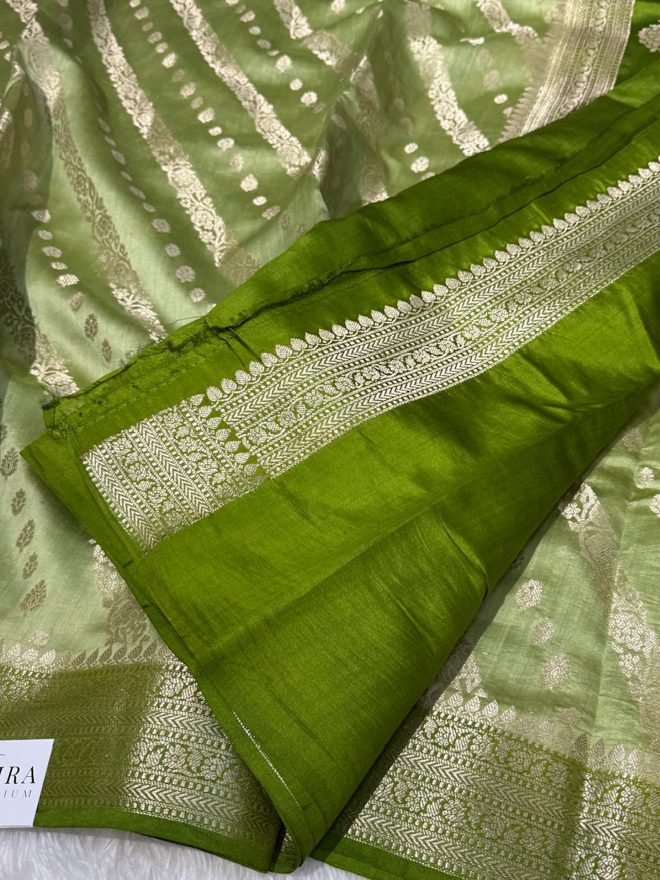 Grass Green Contrast Pure Chiniya Silk