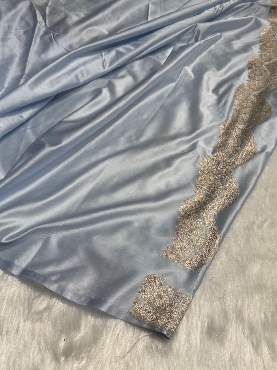 Scallop Powder Blue Booti Mashru Silk Saree