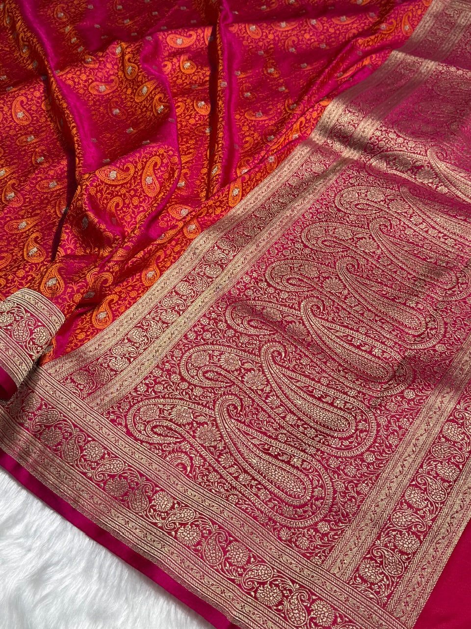 Rani with Gold Tanchoi Booti Katan Silk Saree SKTM-06