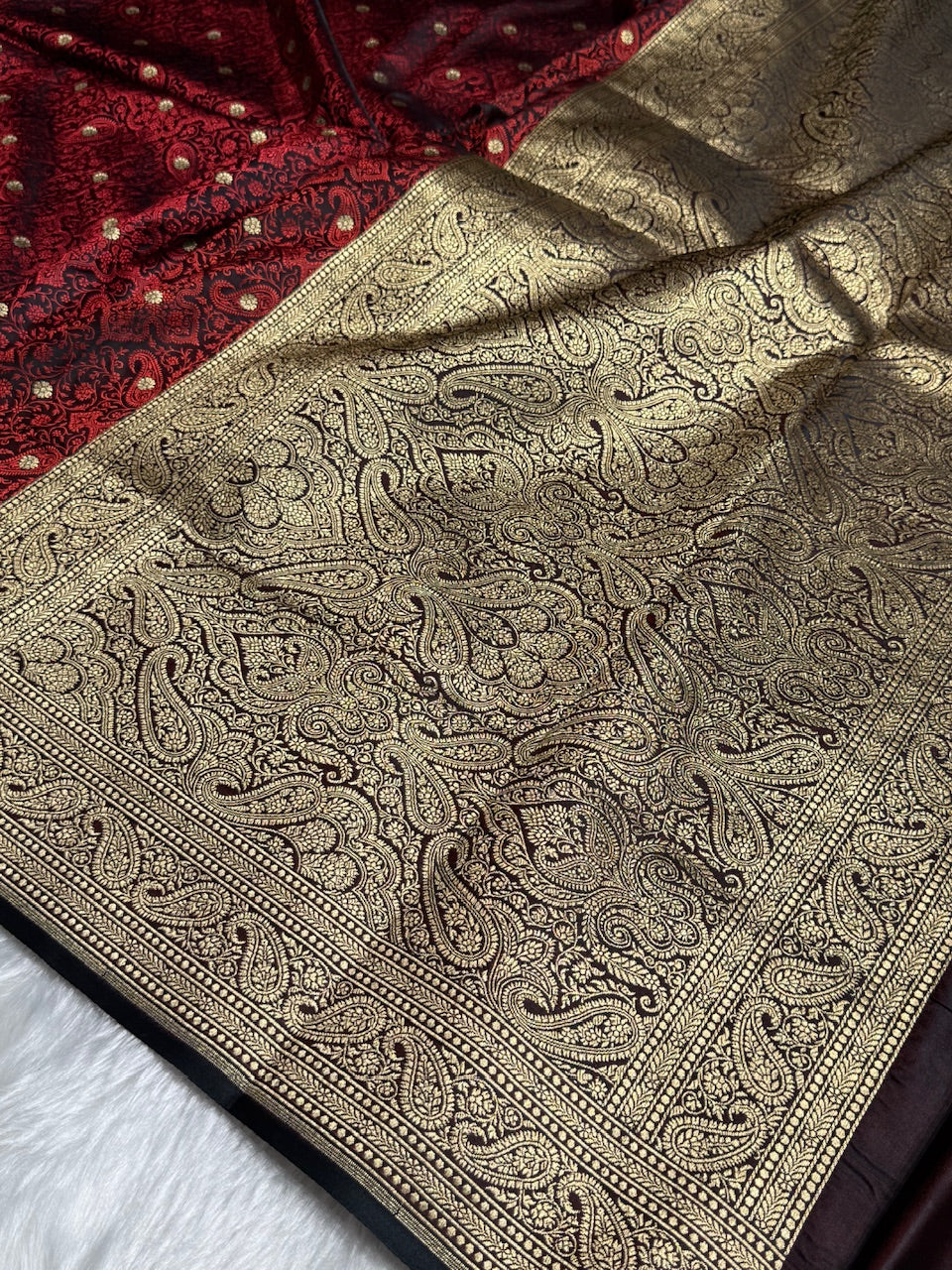 Redish Chocolate Tanchoi Booti Katan Silk Saree SKTM-08