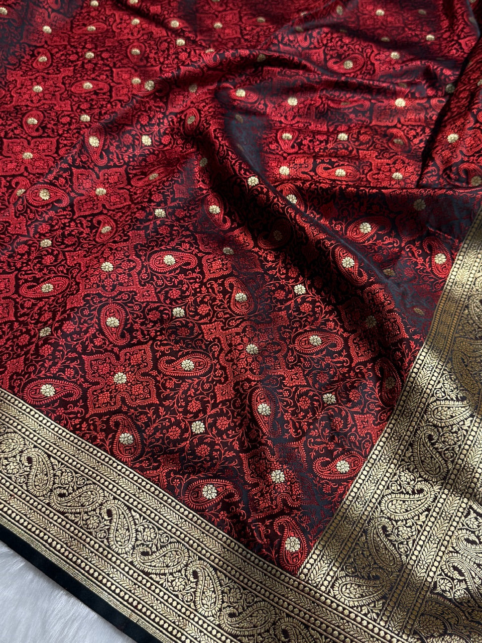 Redish Chocolate Tanchoi Booti Katan Silk Saree SKTM-08