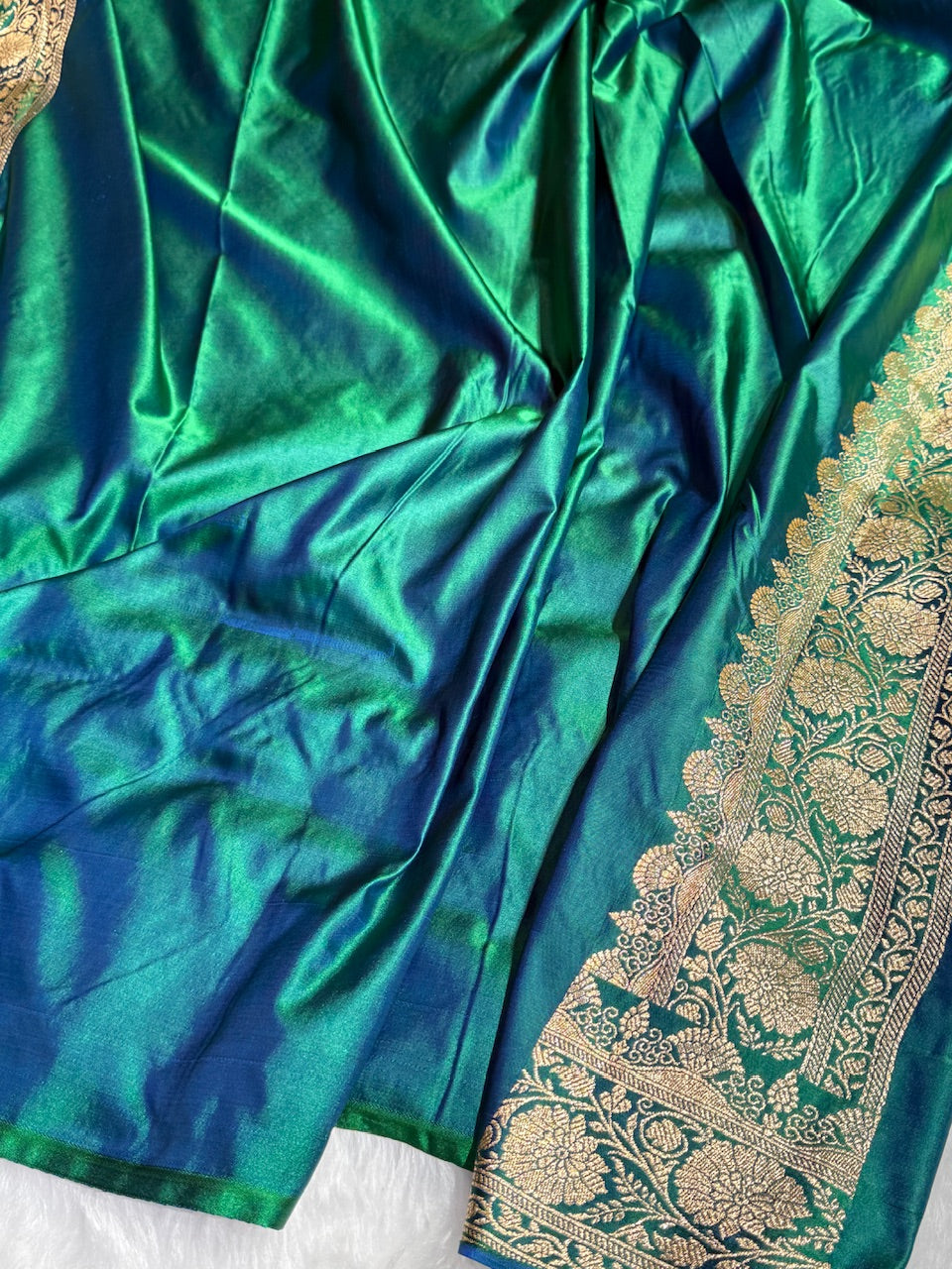 Dual Tone Bottle Green Floral Jaal Pattern Satin Katan Silk Saree SK43