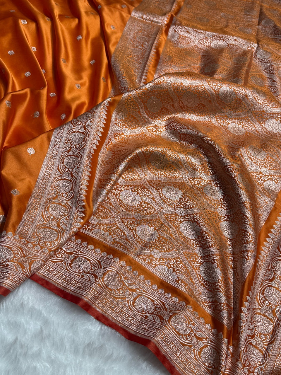 Banarasi Gold Booti Mashru Silk Saree