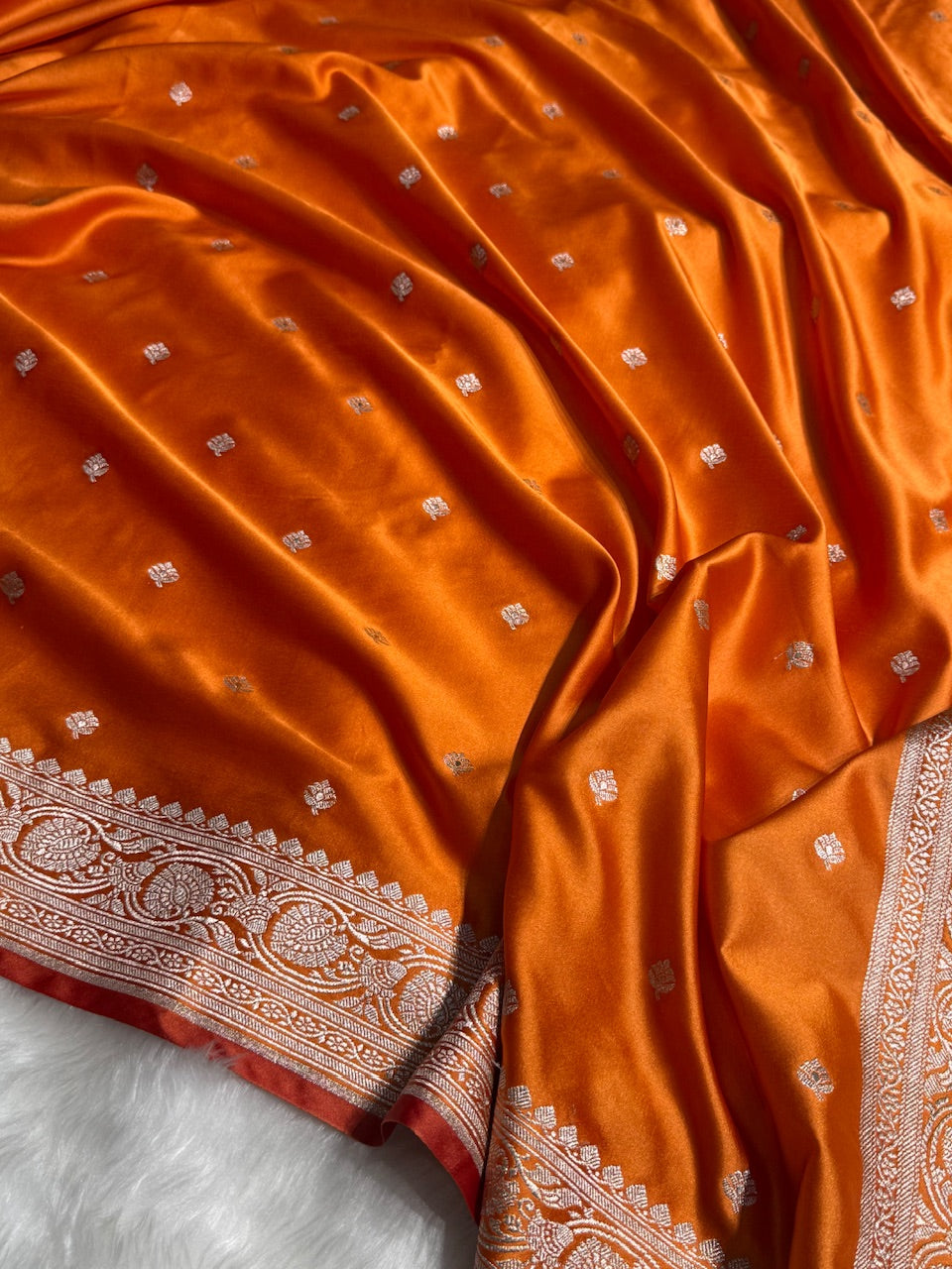 Banarasi Gold Booti Mashru Silk Saree