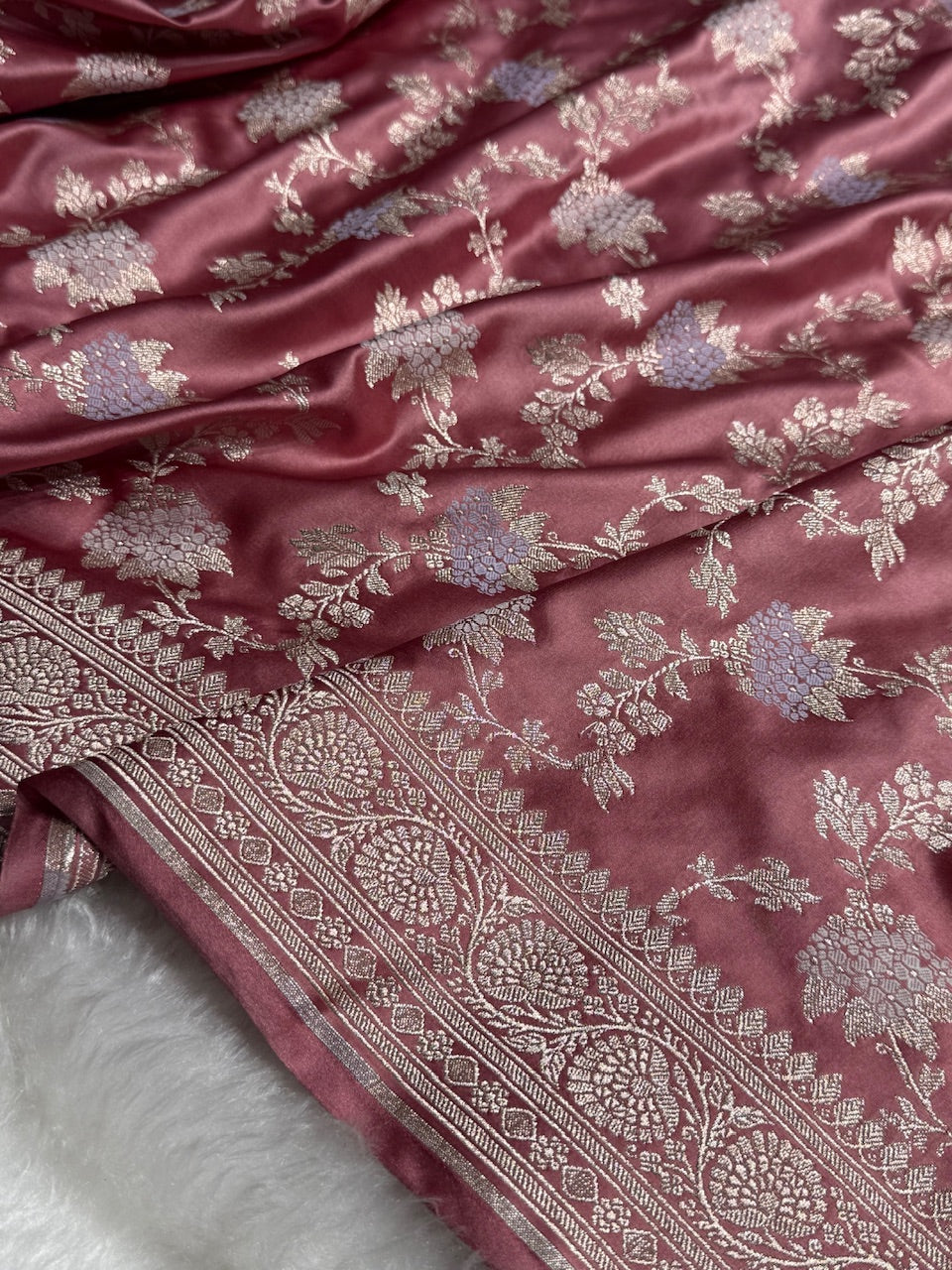 Mauve Shades Jaal Pattern Mashru Silk Saree